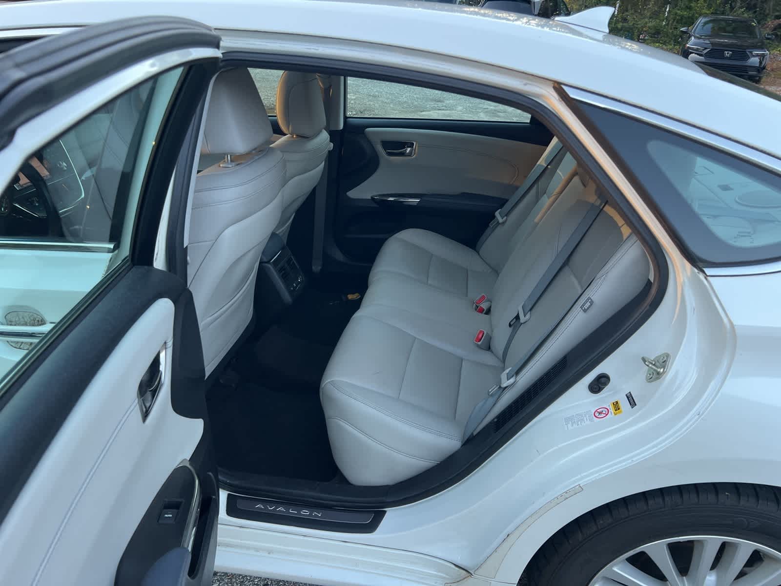 Thumbnail: 2014 Toyota Avalon - 15