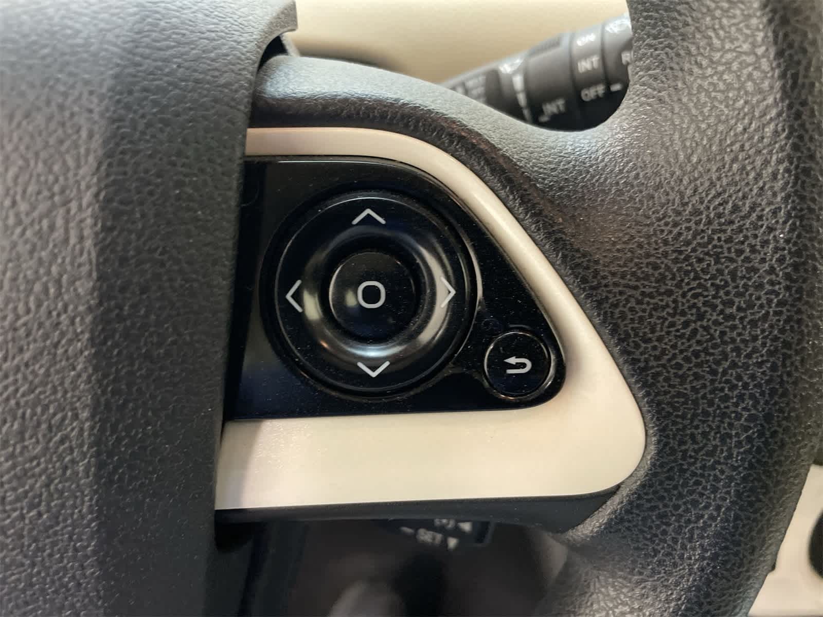 Thumbnail: 2016 Toyota Prius - 10