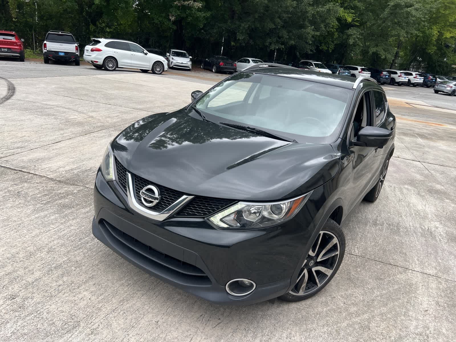 Thumbnail: 2017 Nissan Rogue Sport - 3