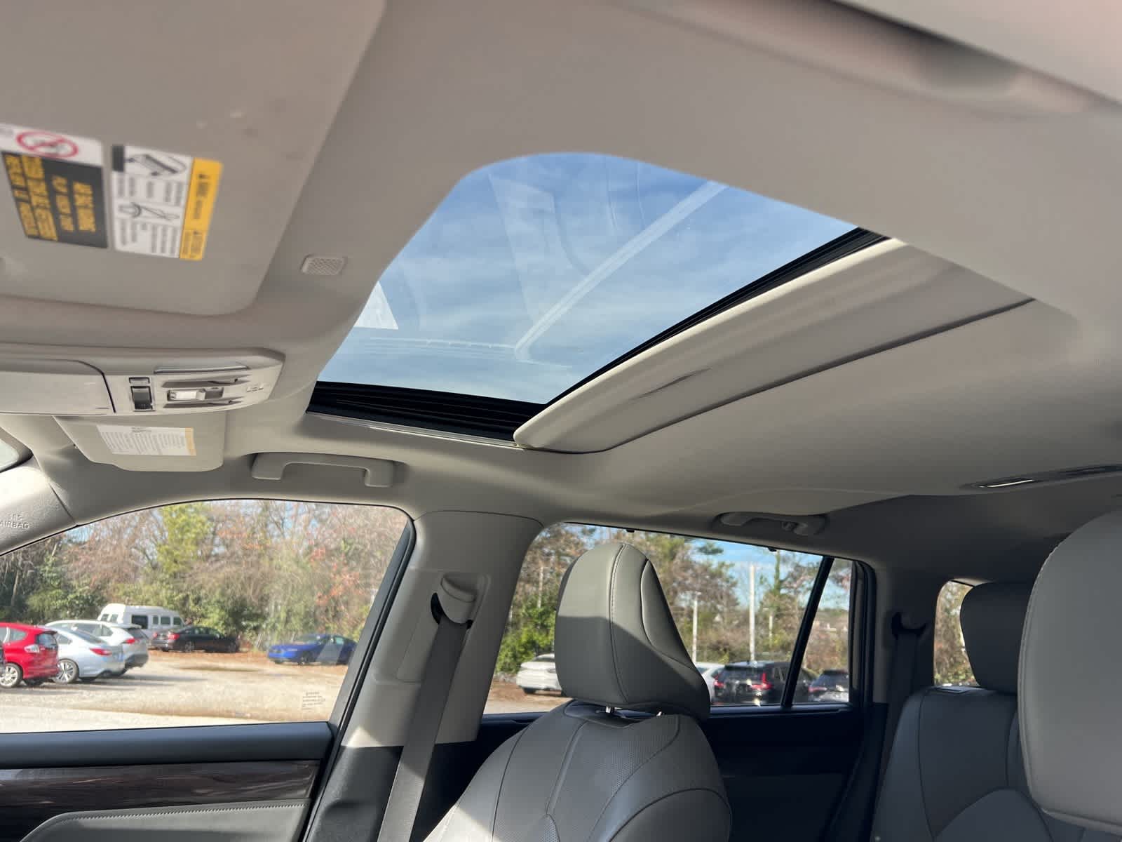 Thumbnail: 2022 Toyota Highlander - 19