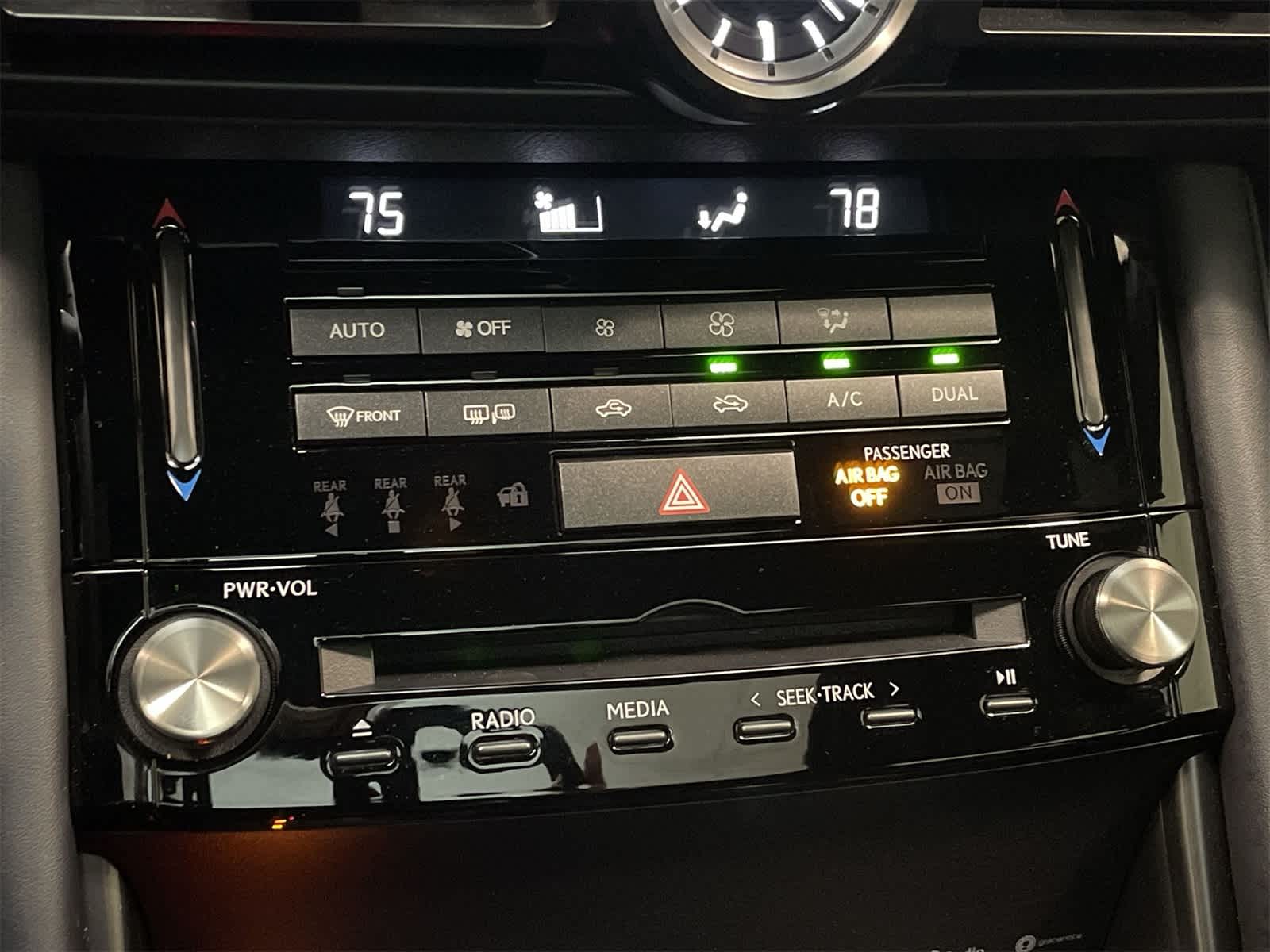 Thumbnail: 2024 Lexus IS - 32