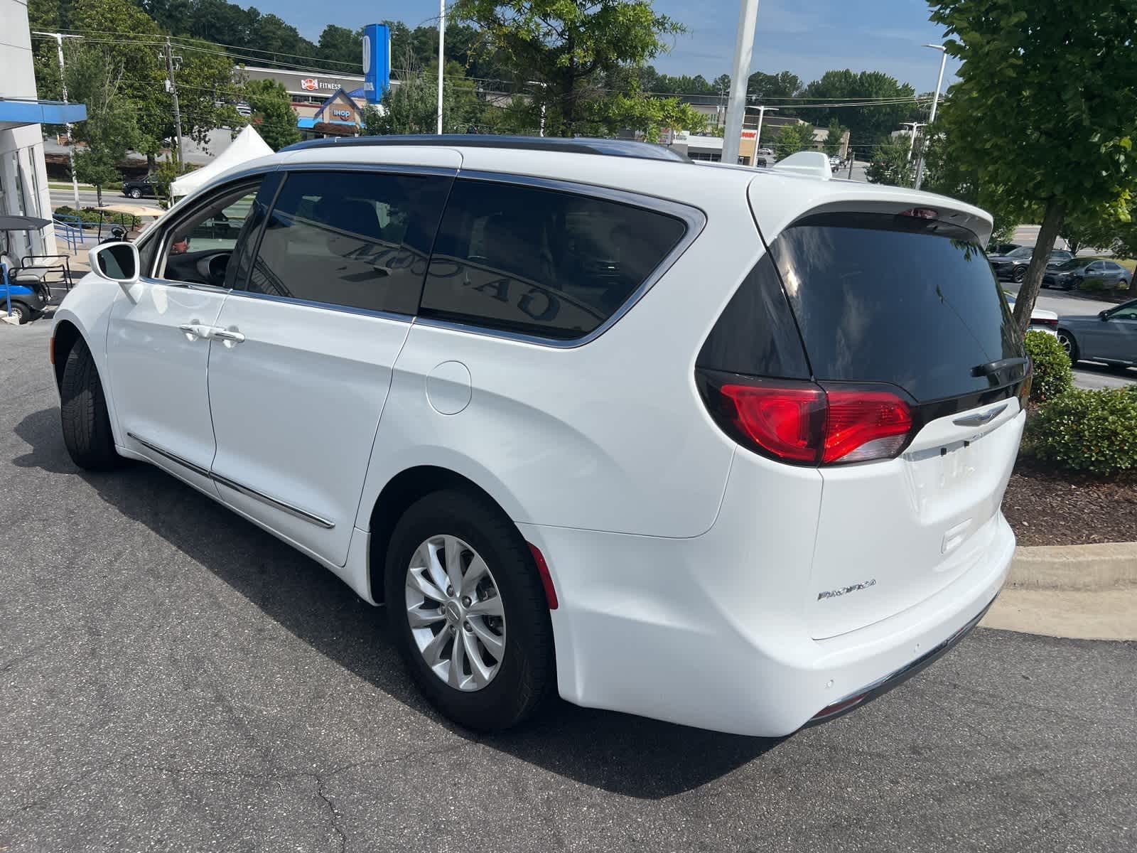 Thumbnail: 2019 Chrysler Pacifica - 6