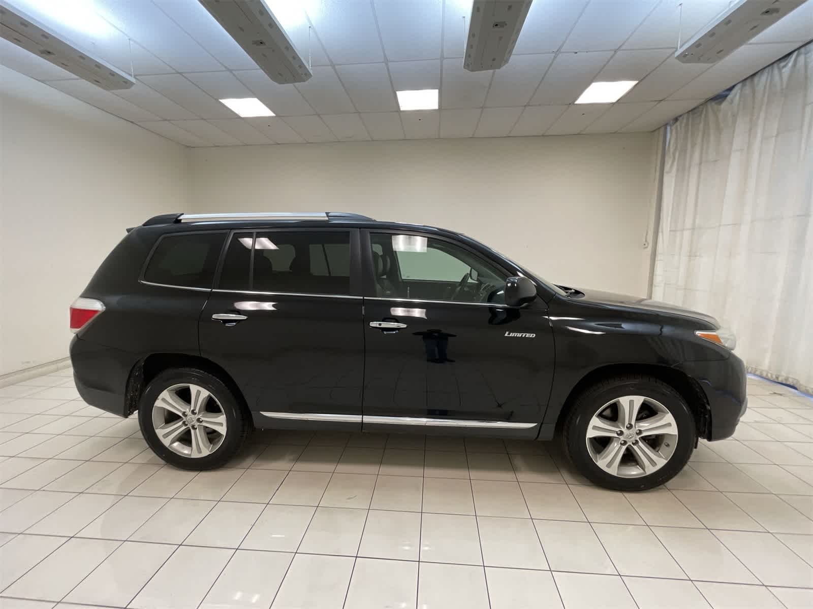 Thumbnail: 2013 Toyota Highlander - 26