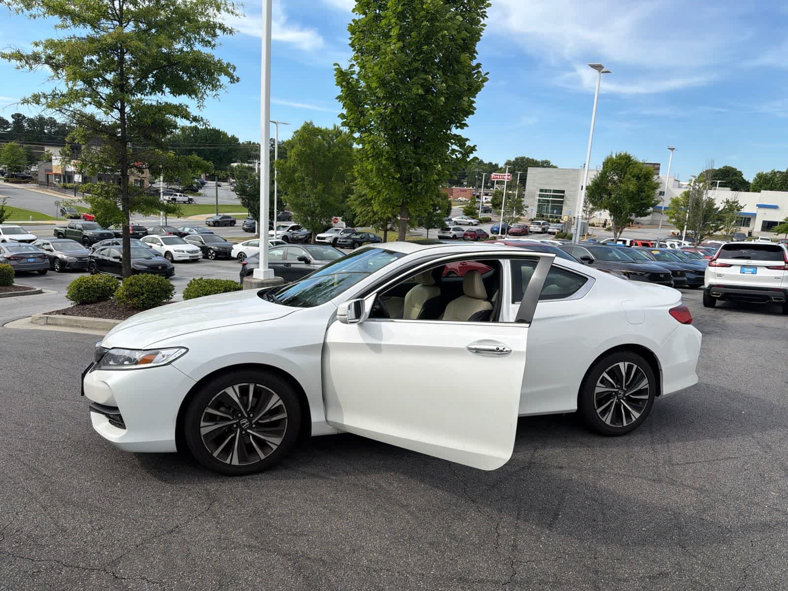 Thumbnail: 2016 Honda Accord - 16
