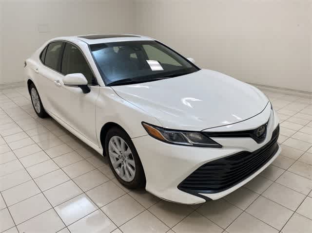 2018 Toyota Camry LE 24