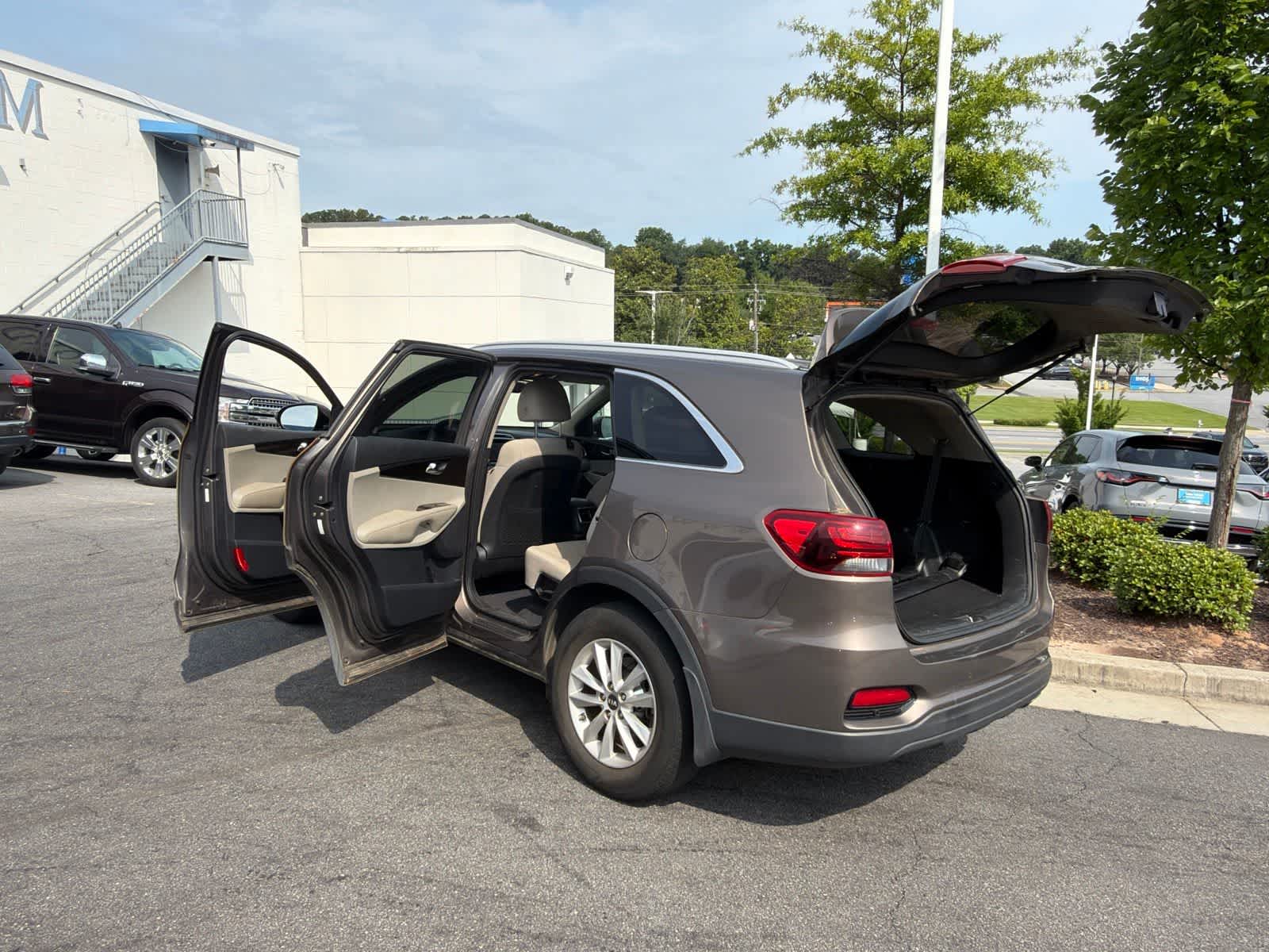 Thumbnail: 2019 Kia Sorento - 19