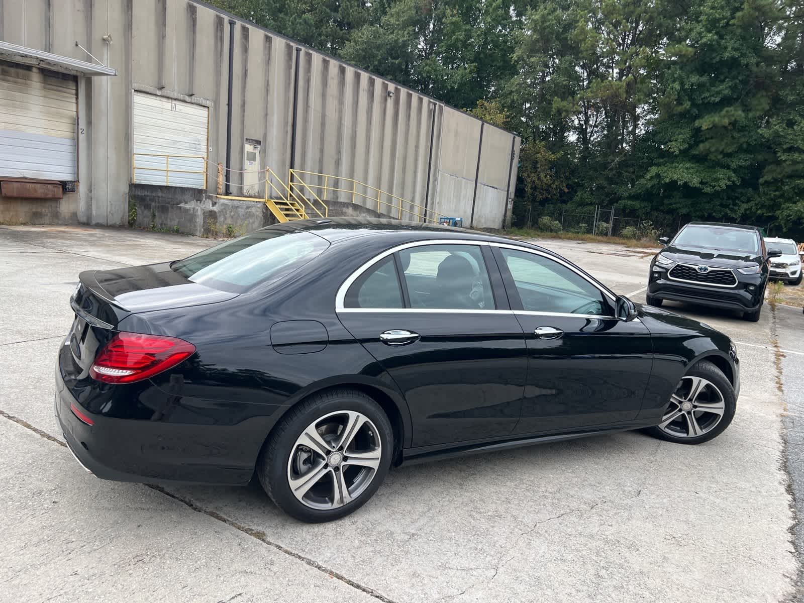 Thumbnail: 2017 Mercedes-Benz E-Class - 12