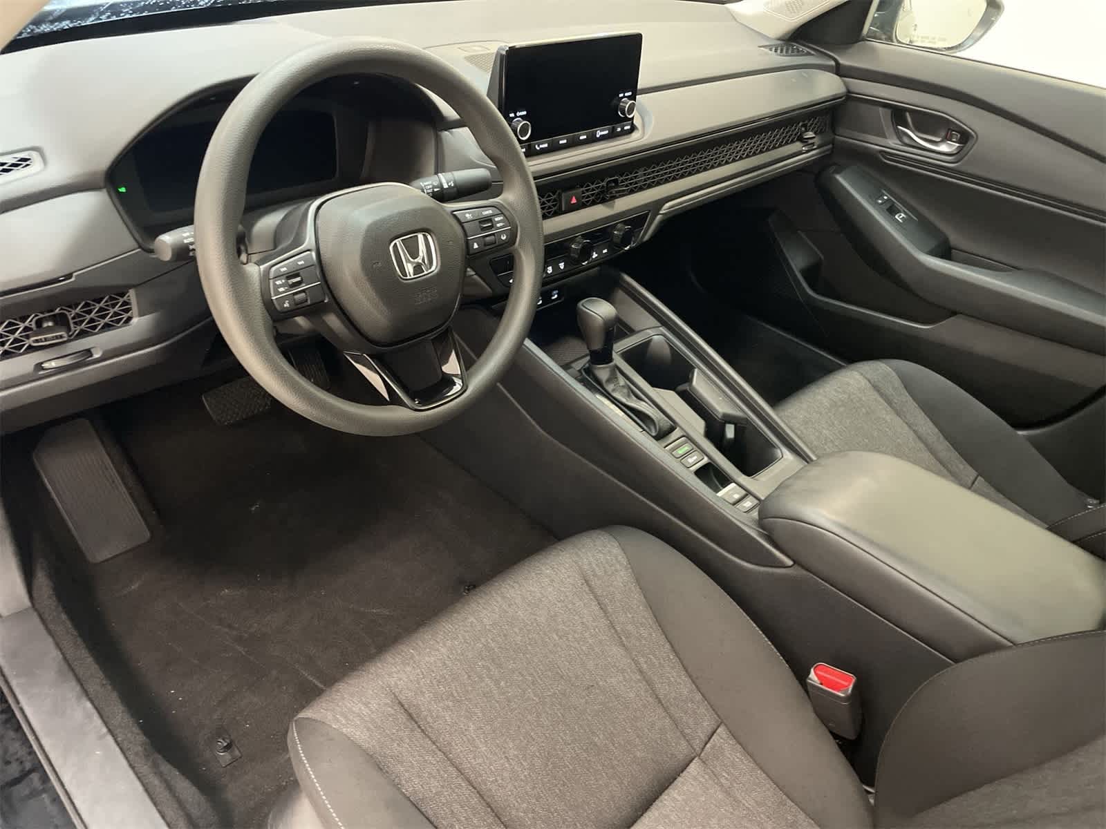 2025 Honda Accord SE photo 2