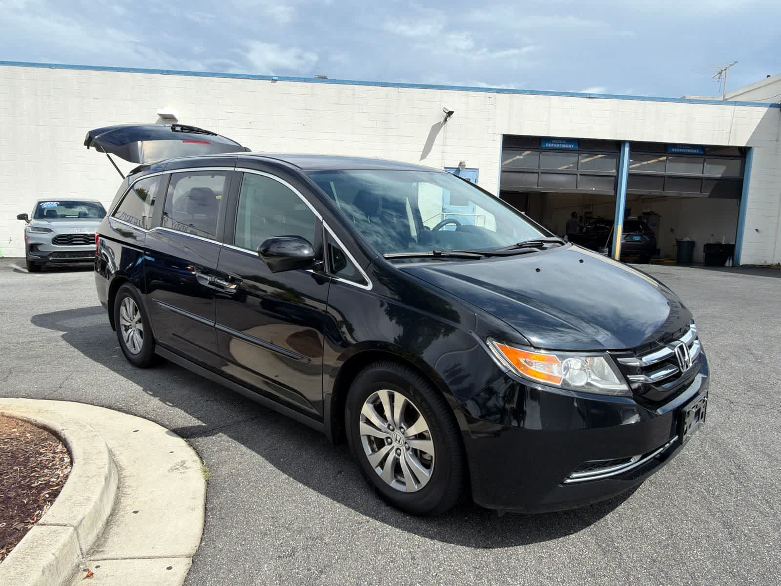 Thumbnail: 2016 Honda Odyssey - 12