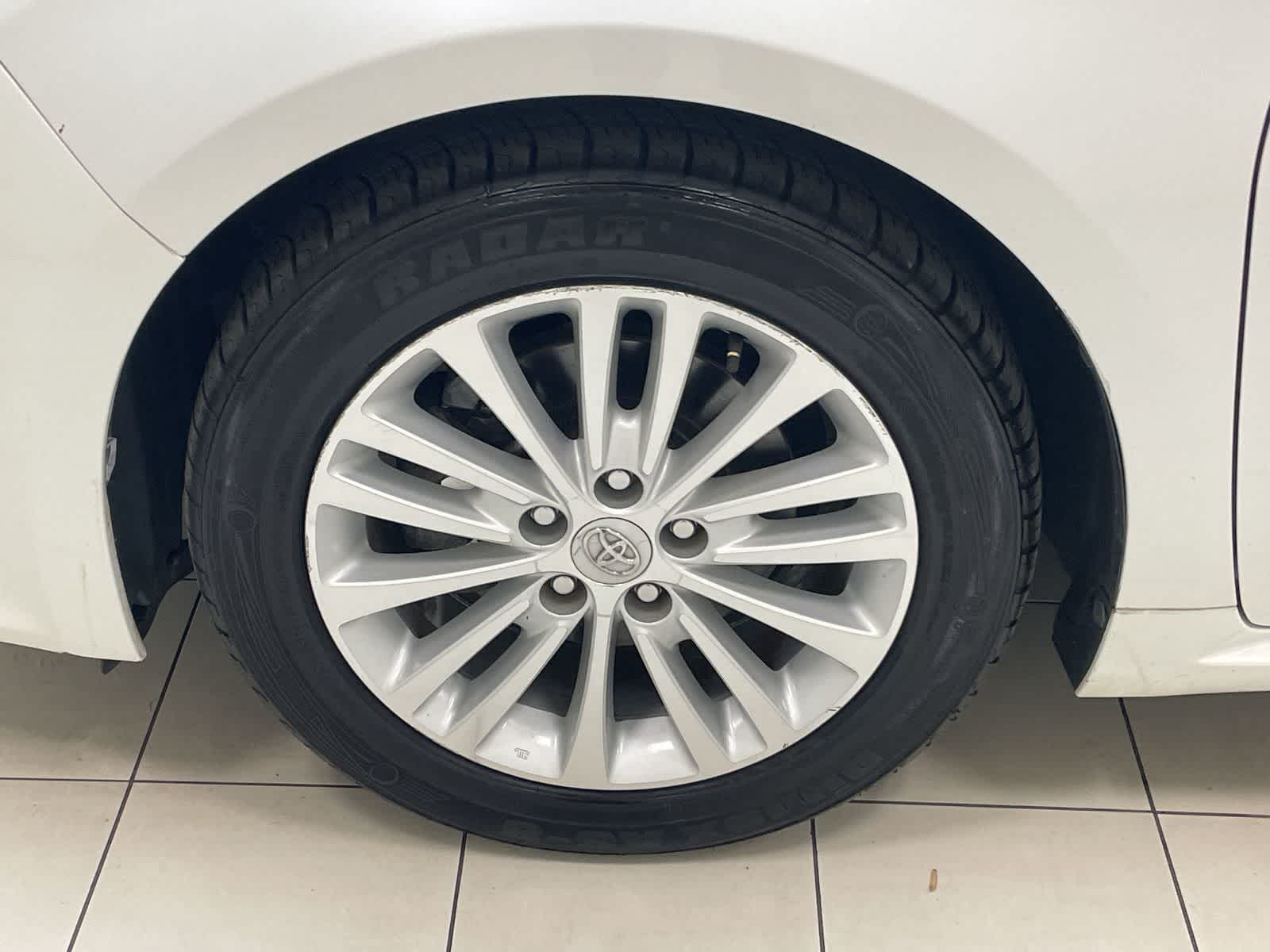 Thumbnail: 2014 Toyota Avalon - 24