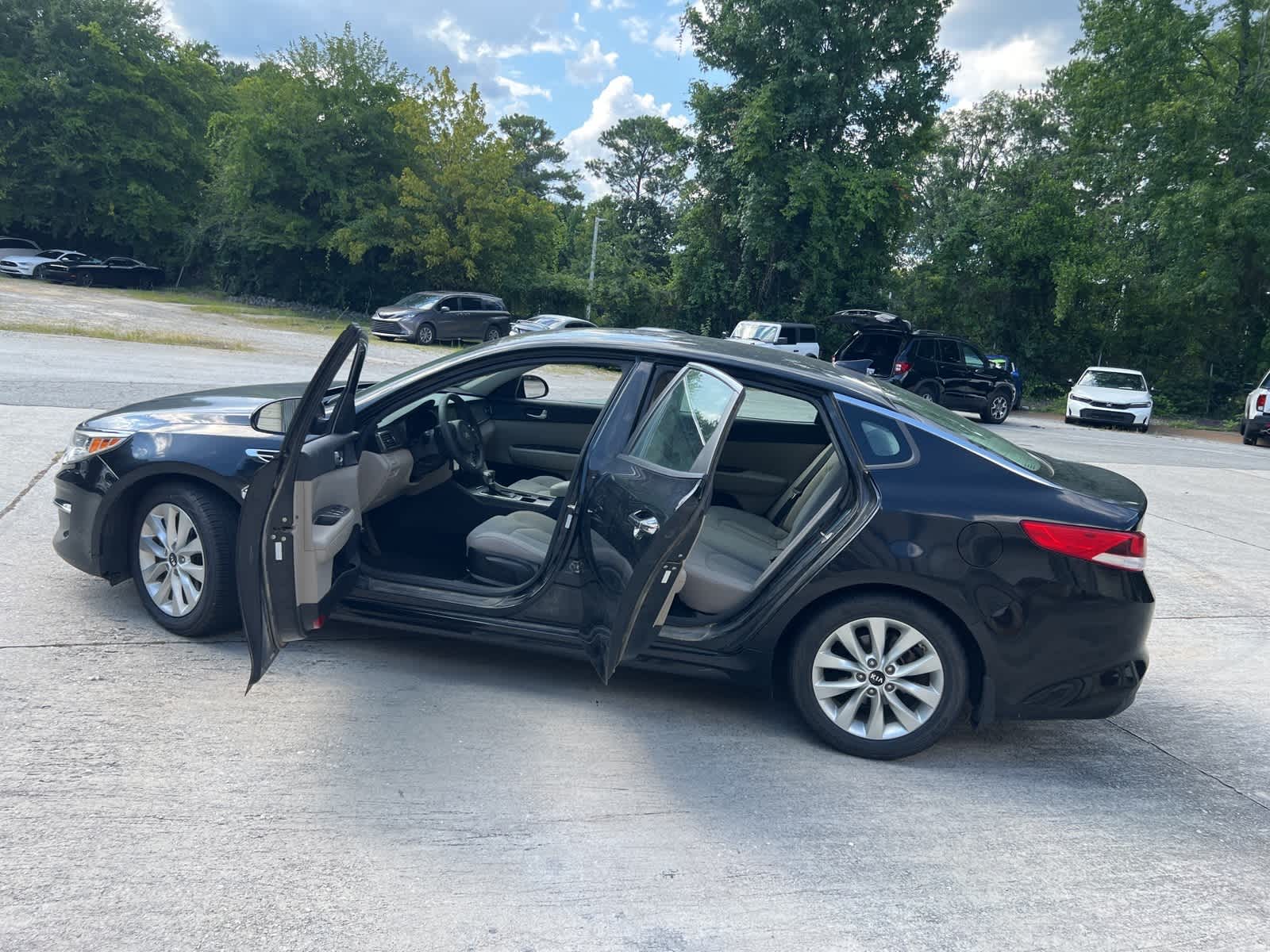 Thumbnail: 2018 Kia Optima - 18