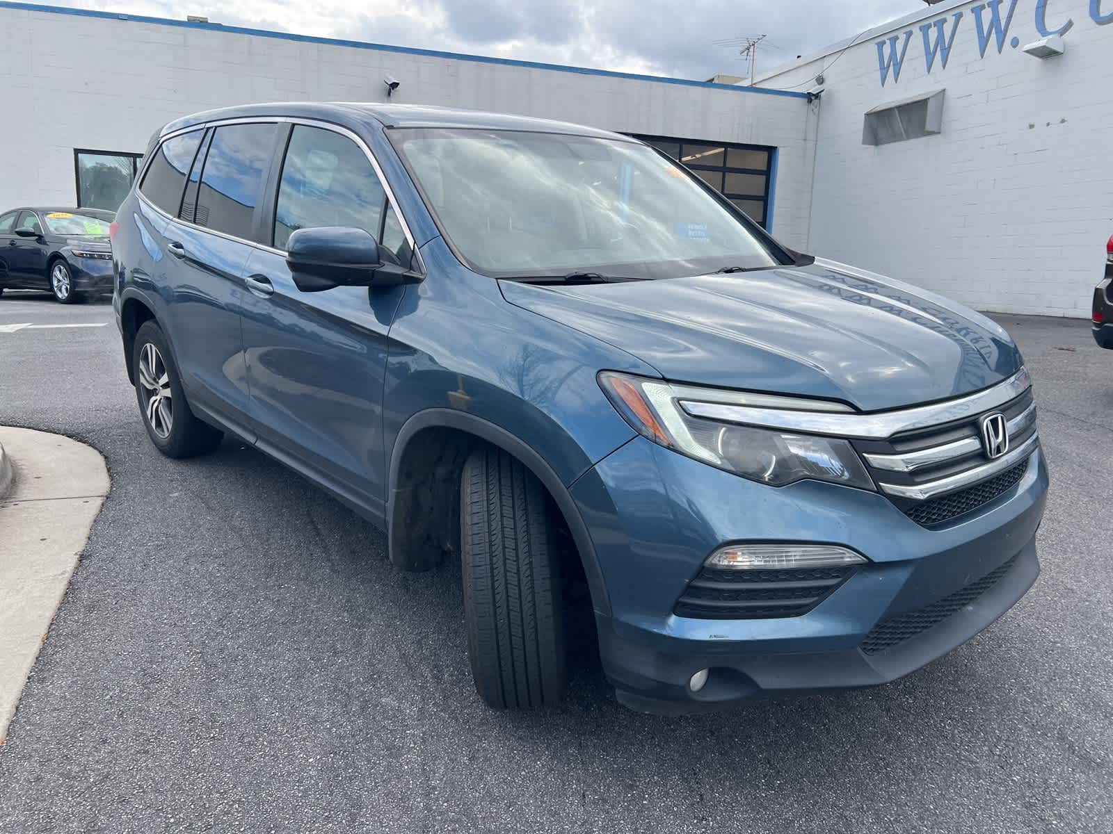 Thumbnail: 2016 Honda Pilot - 12