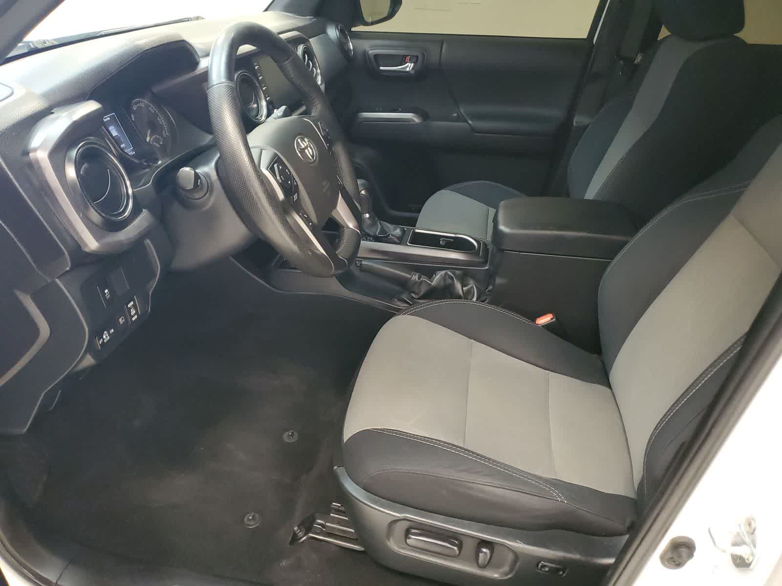 Thumbnail: 2023 Toyota Tacoma - 15