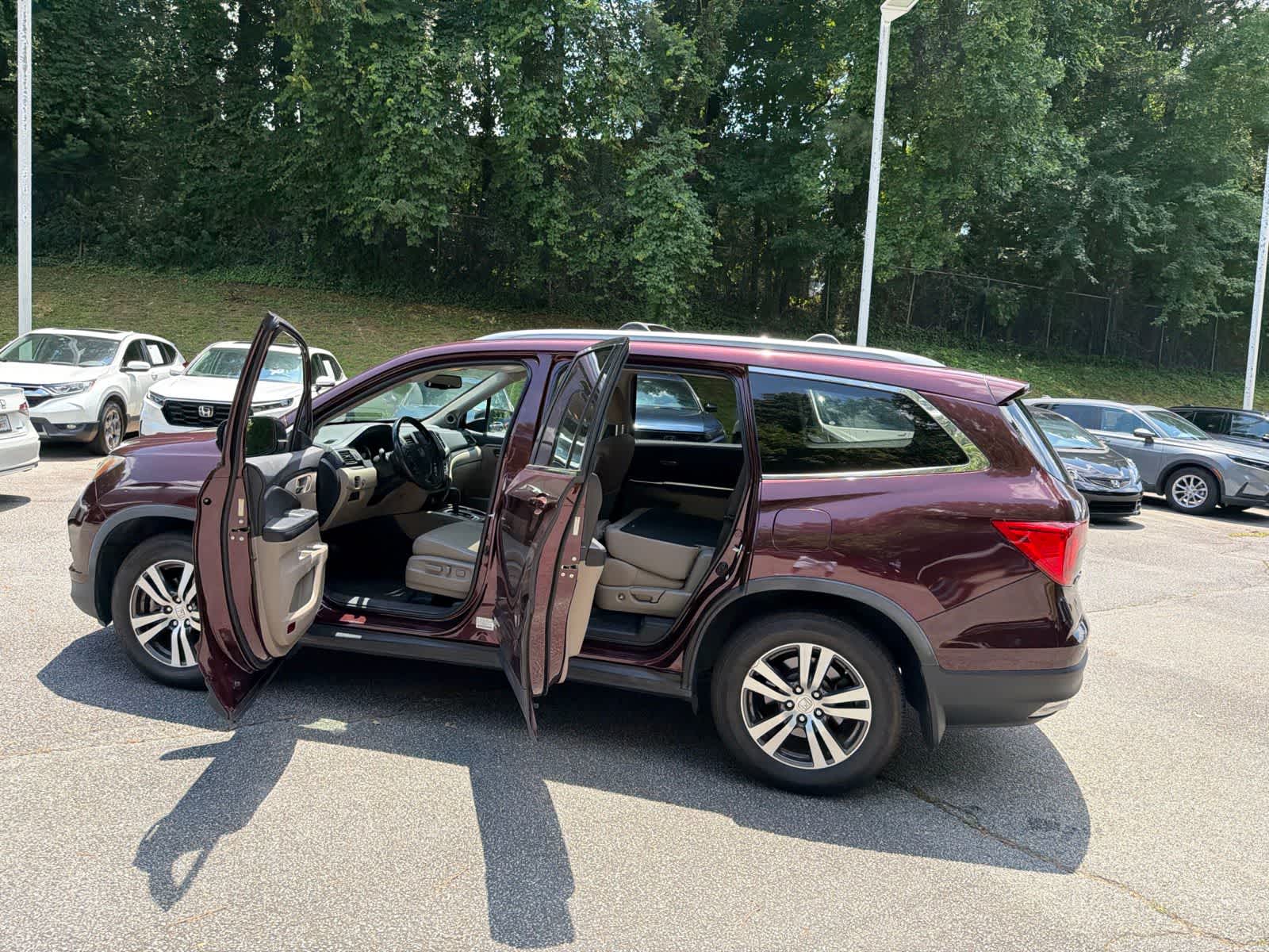 Thumbnail: 2016 Honda Pilot - 21