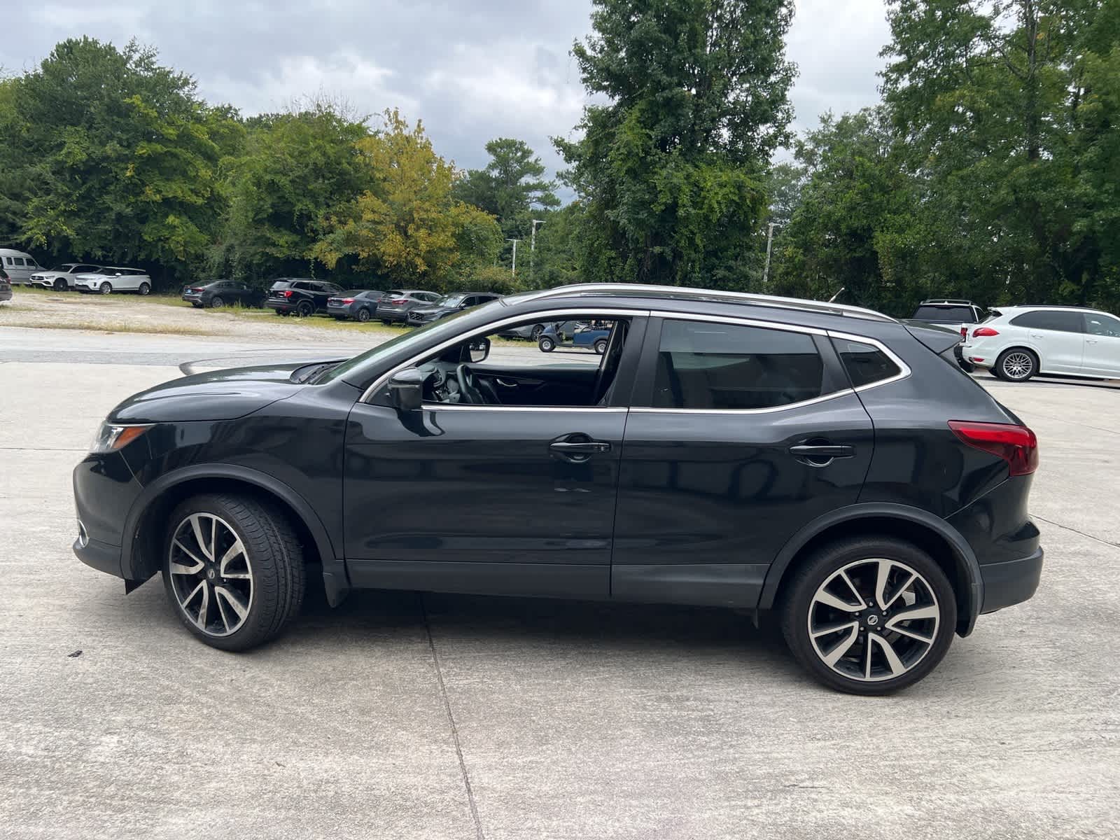 Thumbnail: 2017 Nissan Rogue Sport - 7