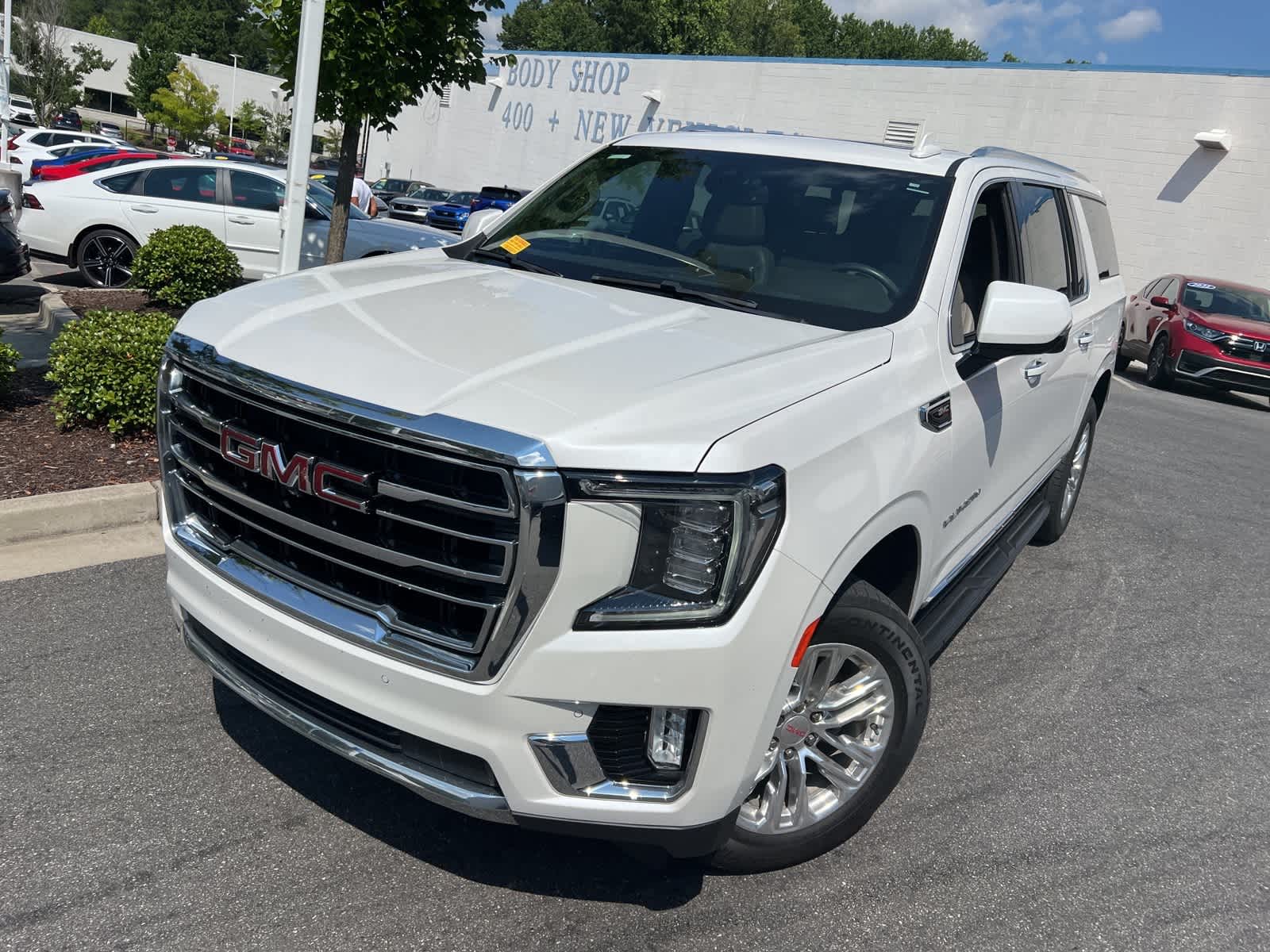 Thumbnail: 2021 GMC Yukon XL - 3