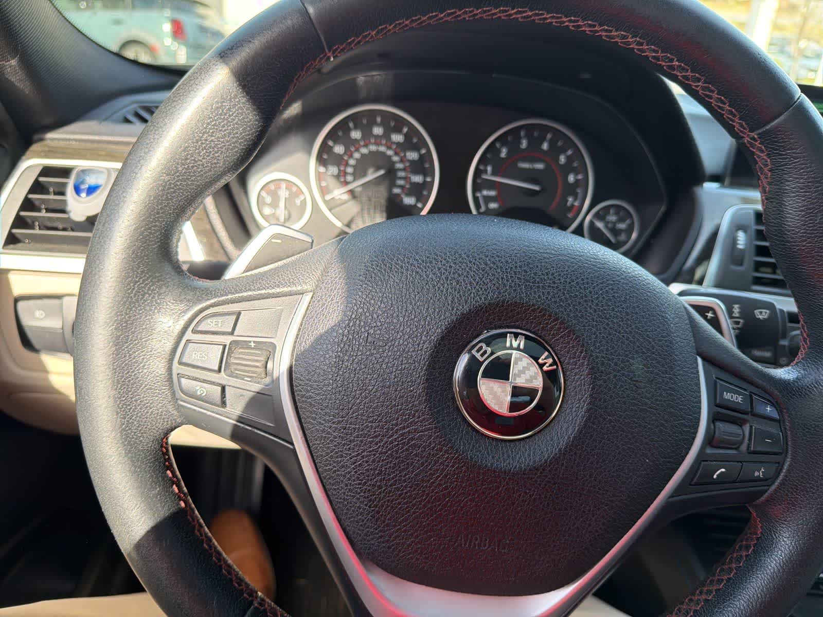 Thumbnail: 2016 BMW 3 Series - 22