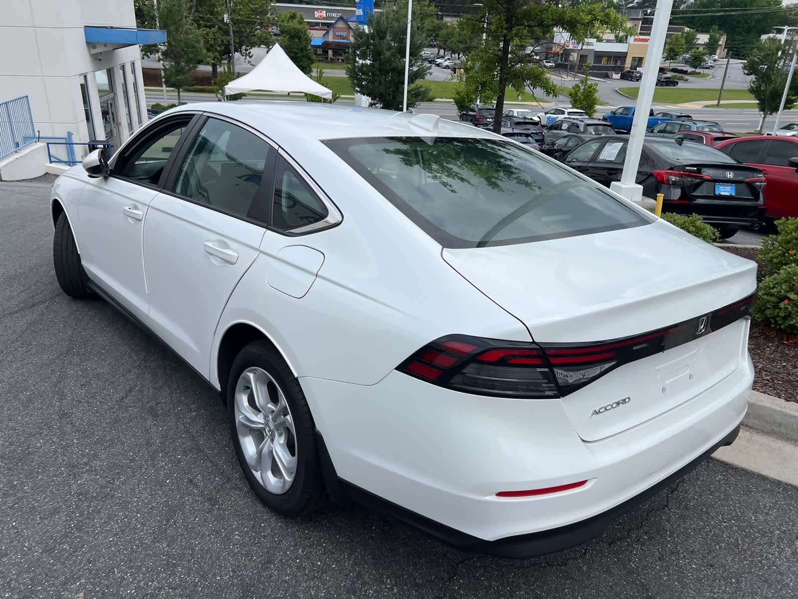 2025 Honda Accord LX 8