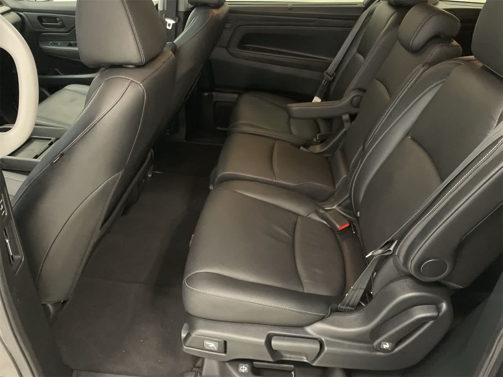 Thumbnail: 2023 Honda Odyssey - 21