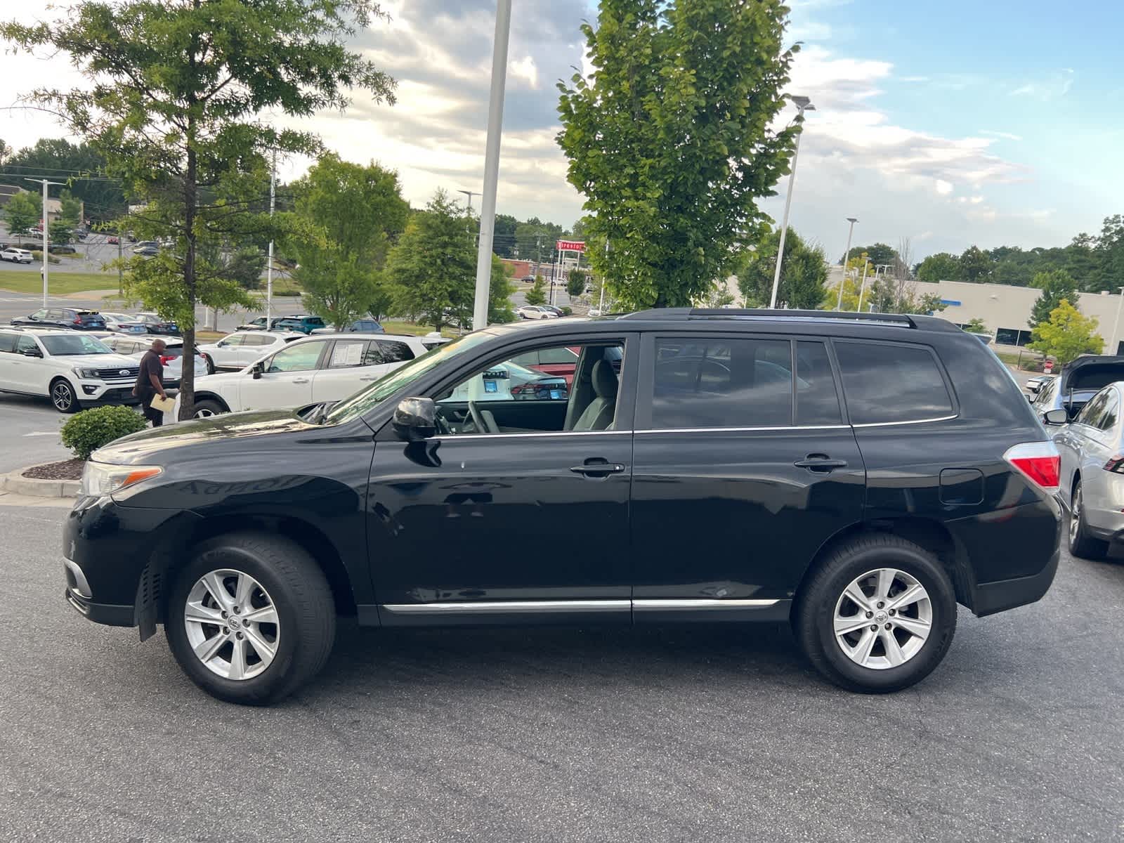 Thumbnail: 2011 Toyota Highlander - 6