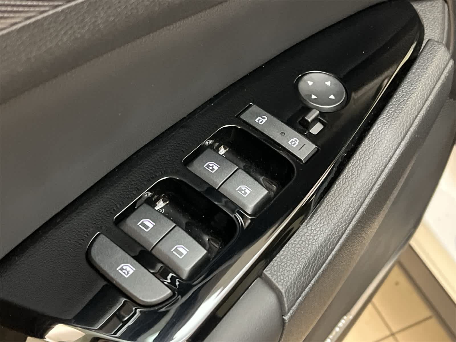 Thumbnail: 2023 Kia Sportage - 18