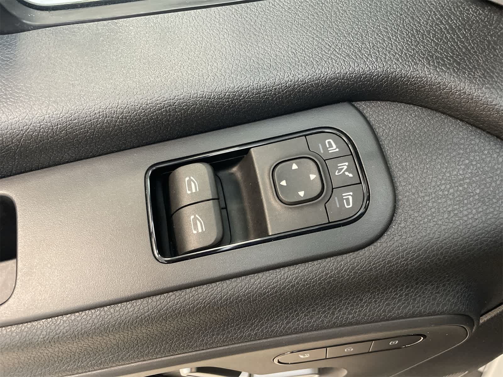 Thumbnail: 2024 Mercedes-Benz Sprinter - 14