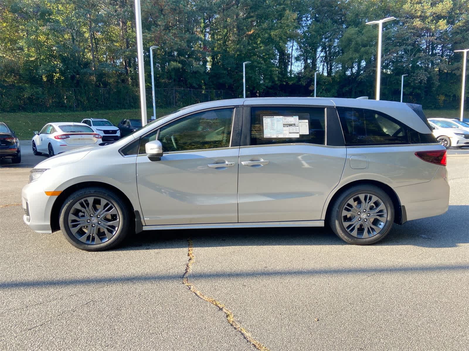 Thumbnail: 2025 Honda Odyssey - 2