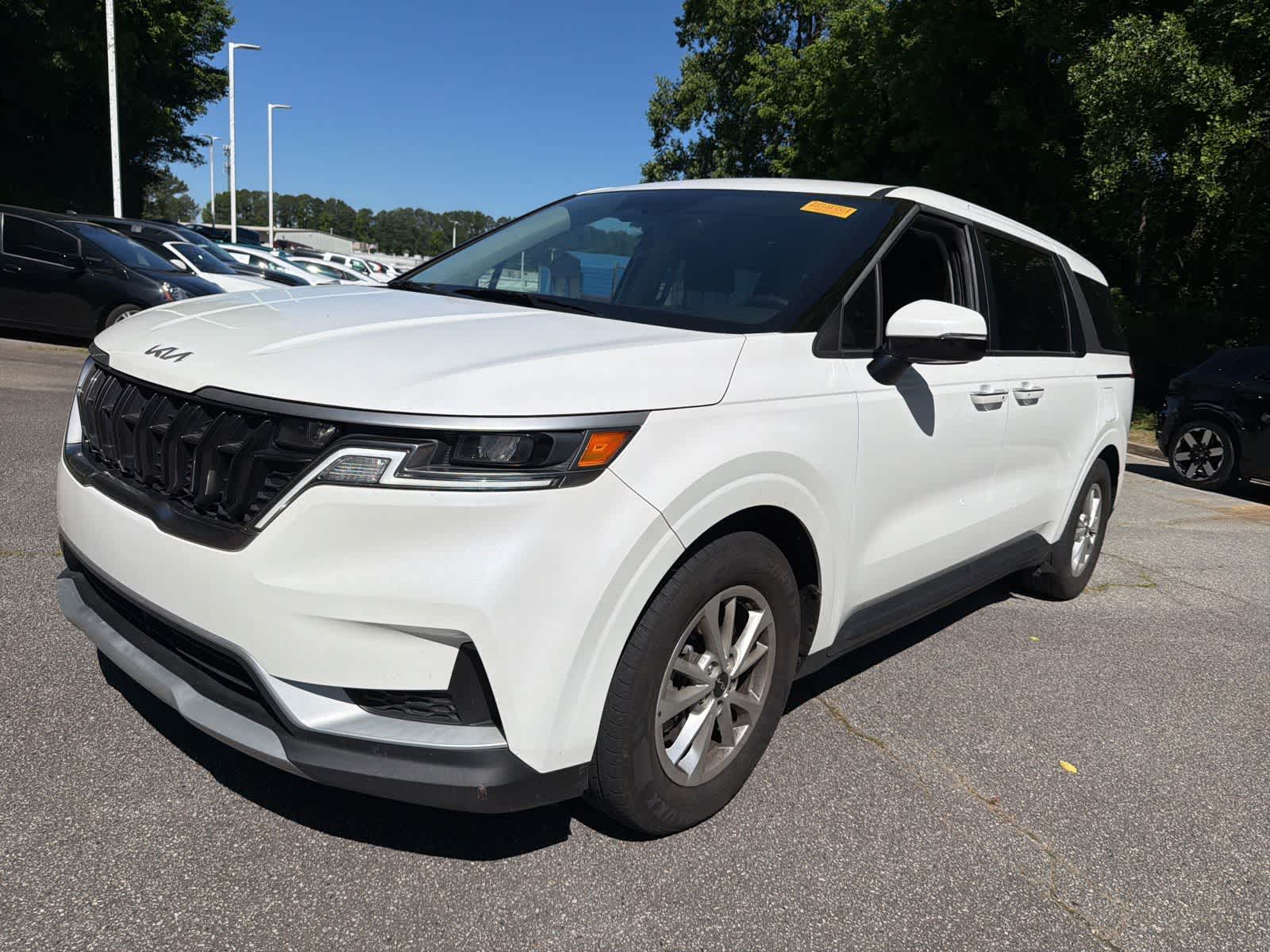2024 Kia Sedona LX Seat Pkg's photo
