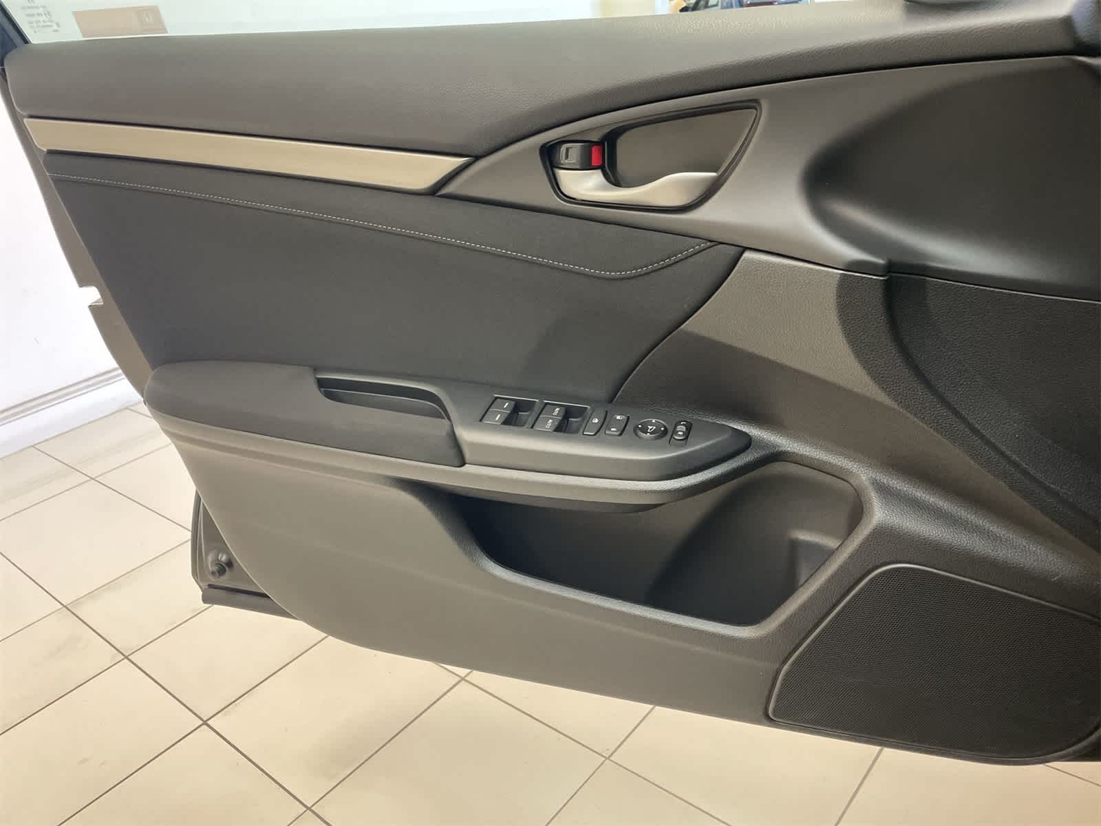 Thumbnail: 2018 Honda Civic - 32