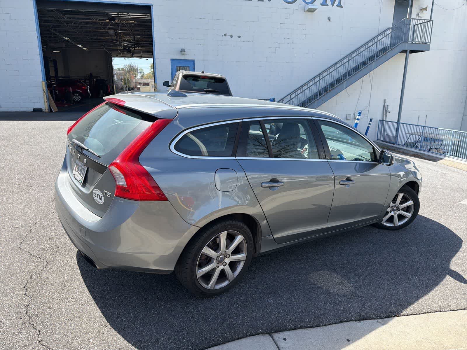 Thumbnail: 2017 Volvo V60 - 11