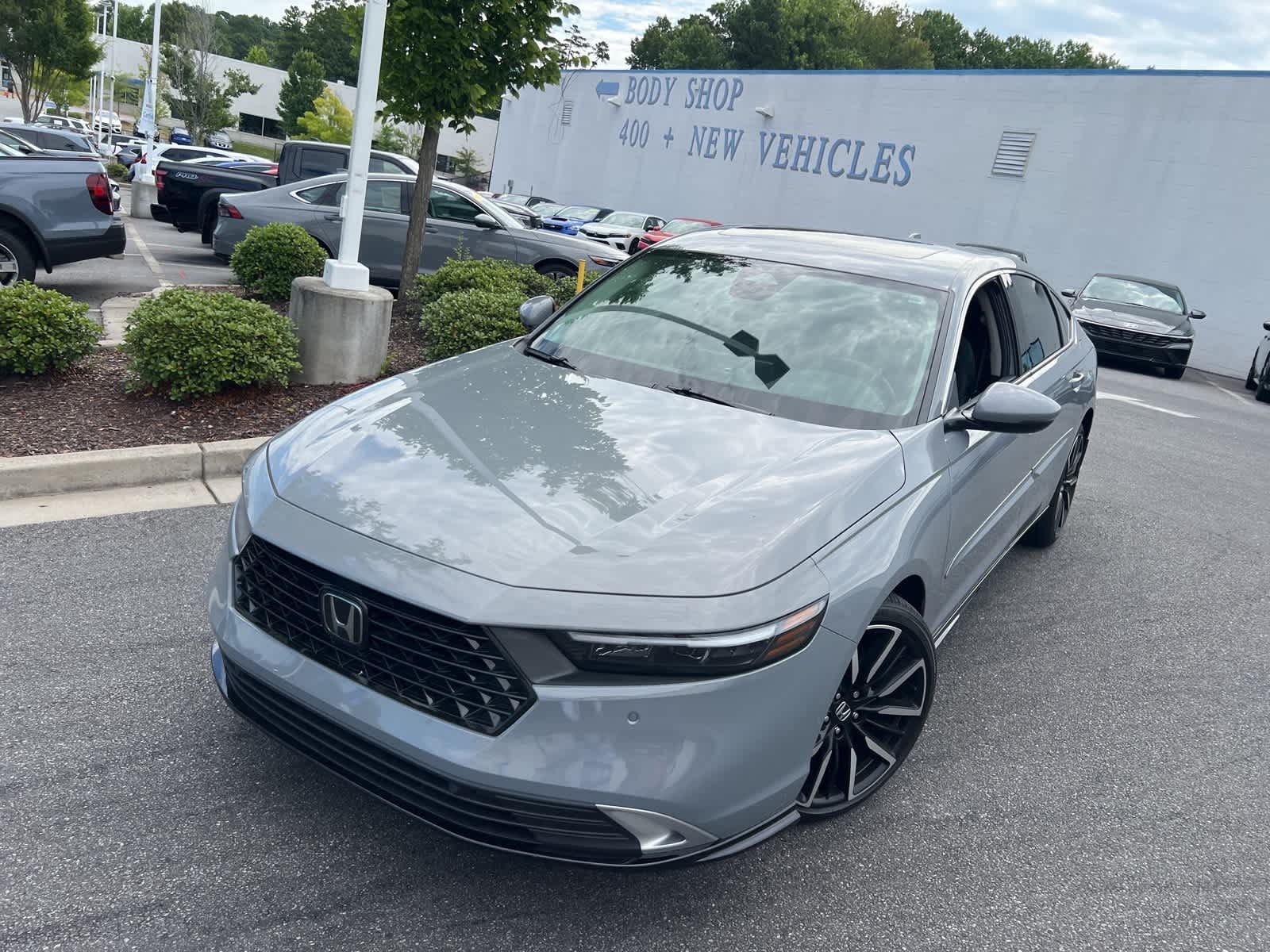 2024 Honda Accord Hybrid Touring photo 3