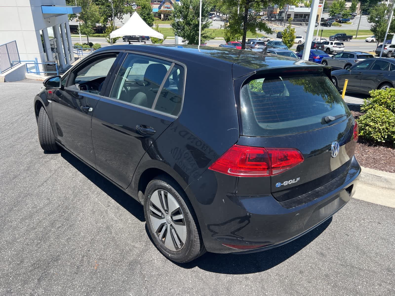 Thumbnail: 2016 Volkswagen e-Golf - 8