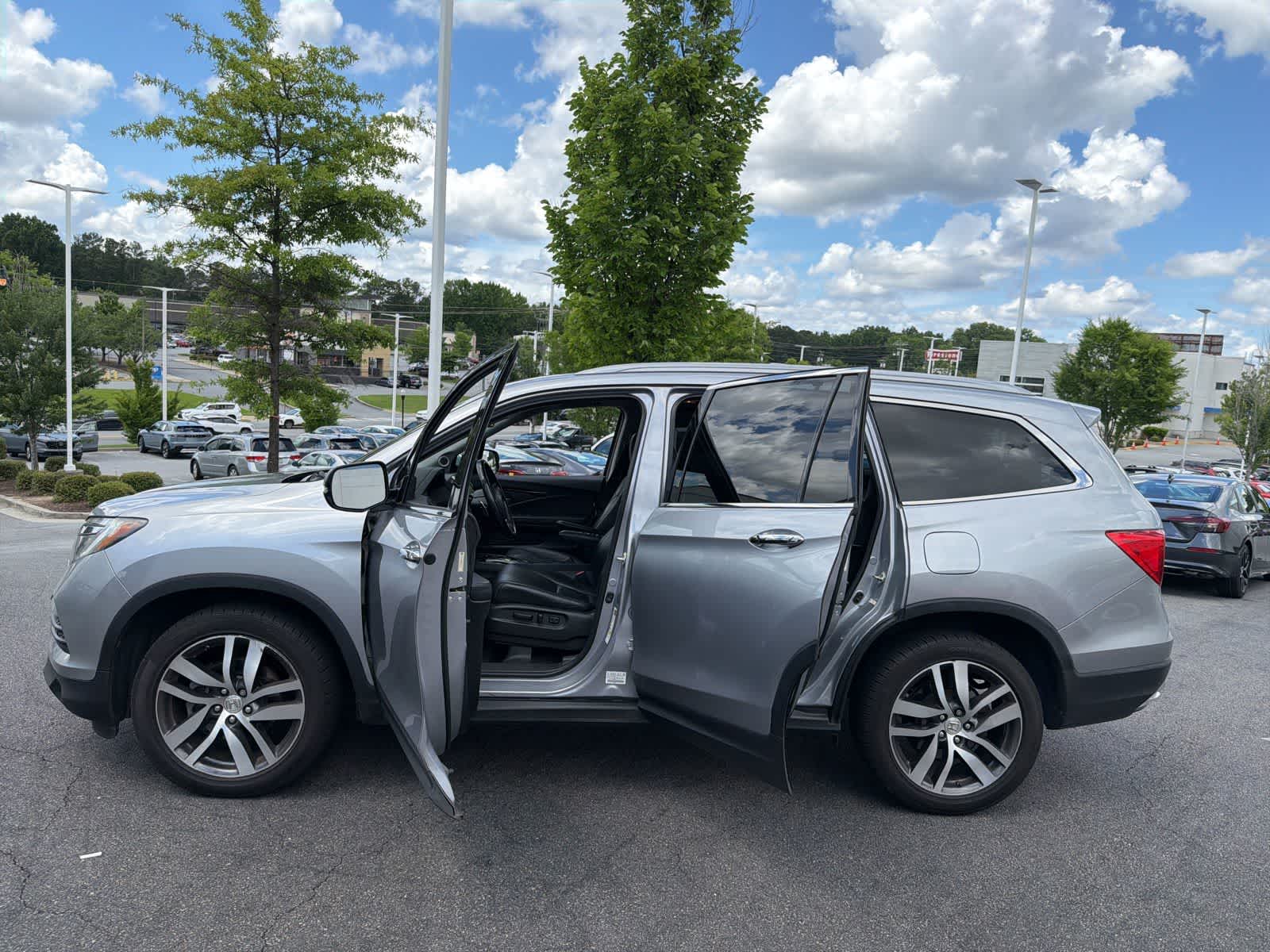 Thumbnail: 2016 Honda Pilot - 19