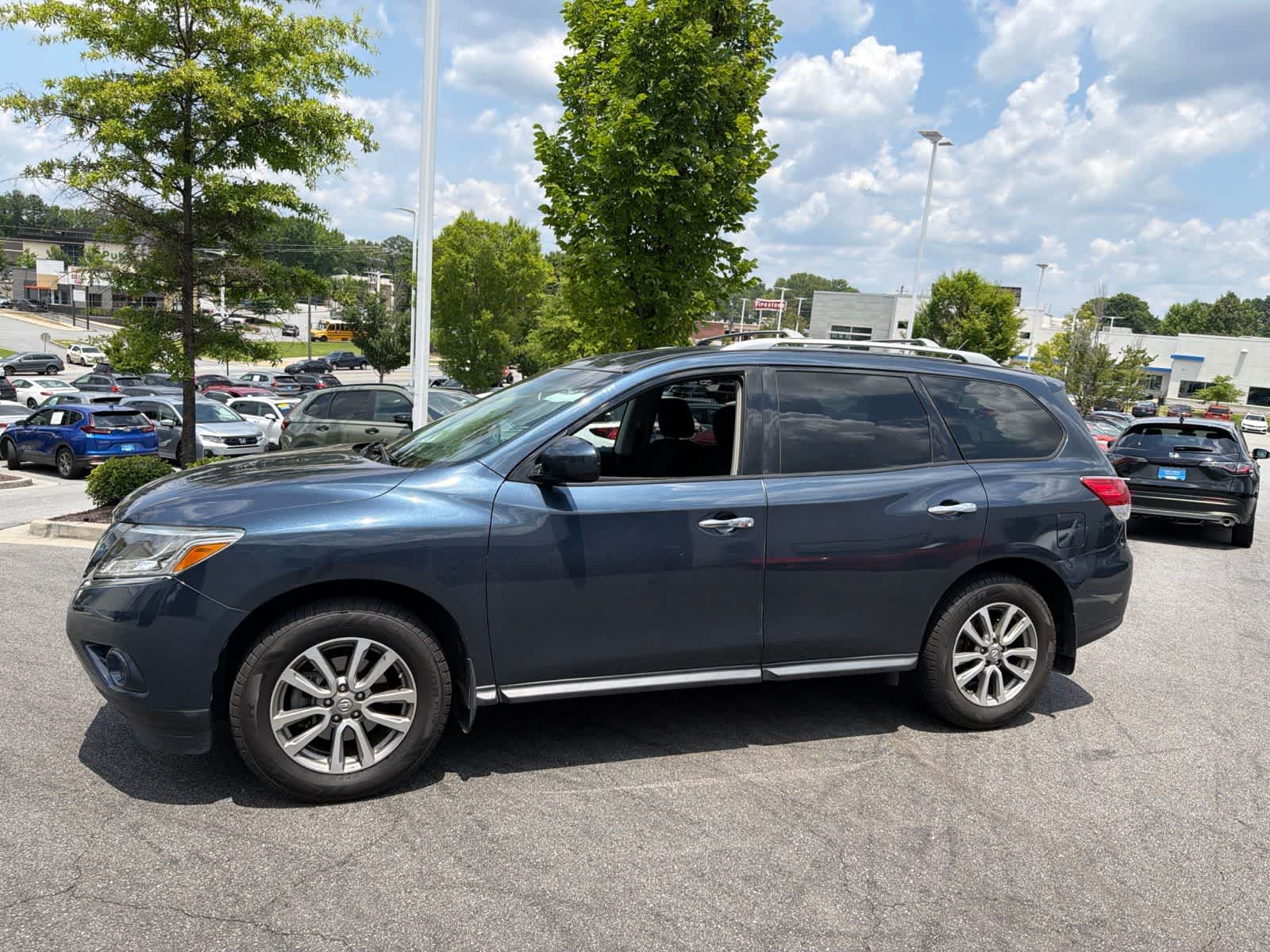 Thumbnail: 2016 Nissan Pathfinder - 6