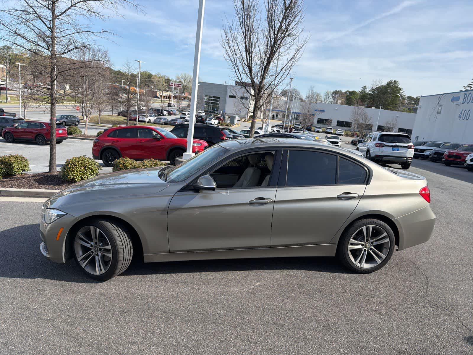 Thumbnail: 2016 BMW 3 Series - 6