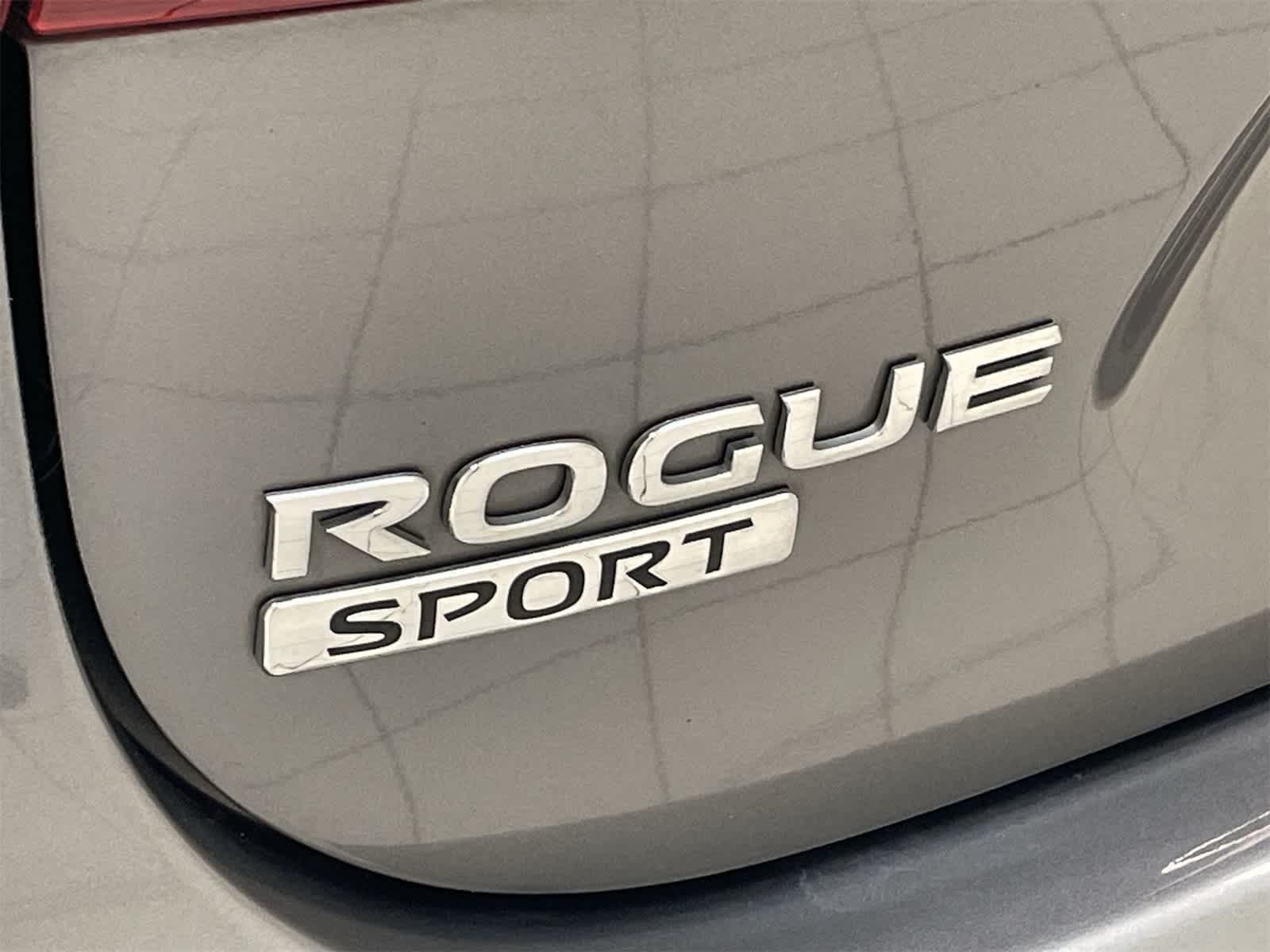 Thumbnail: 2020 Nissan Rogue Sport - 18