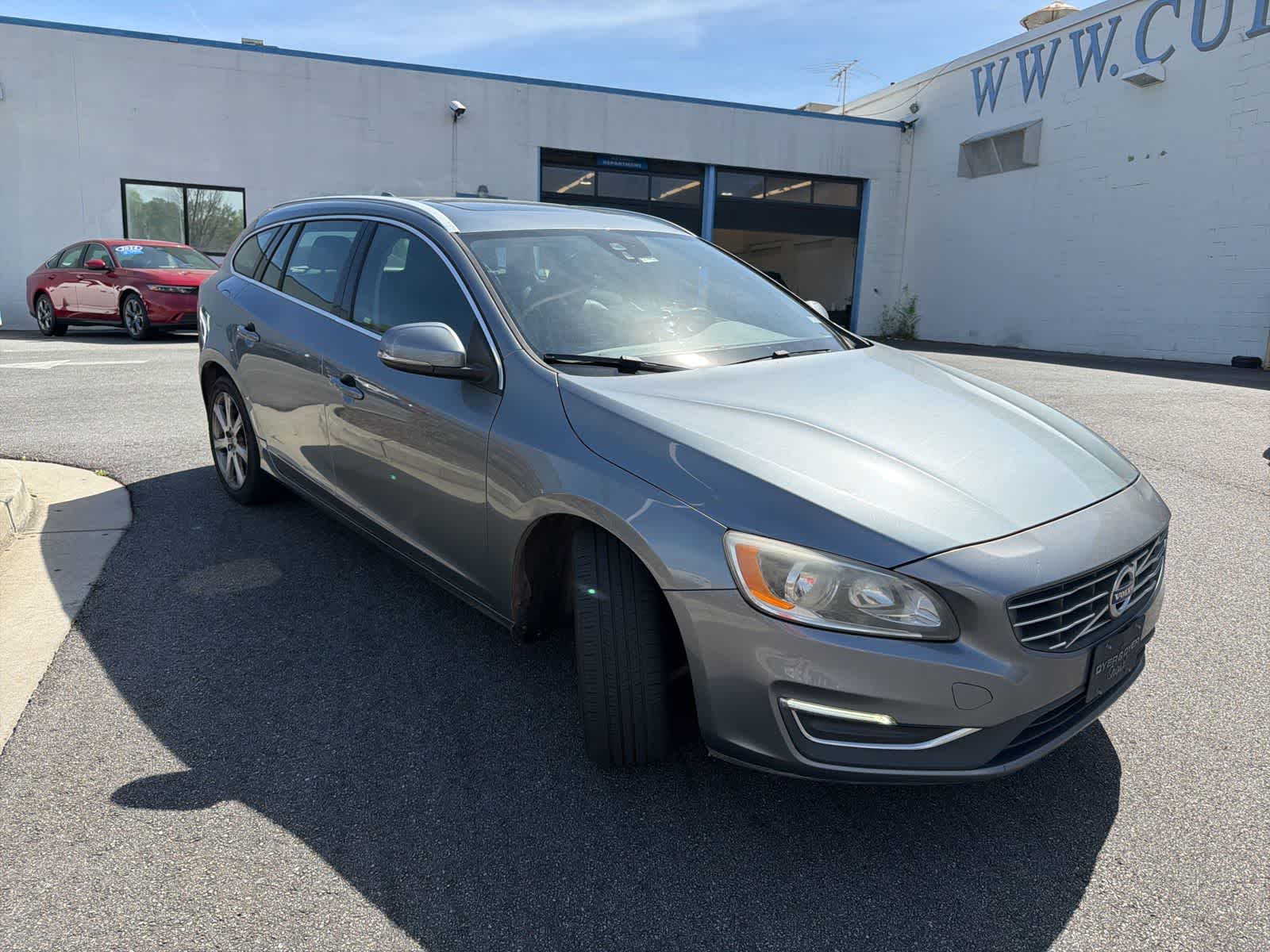 Thumbnail: 2017 Volvo V60 - 12