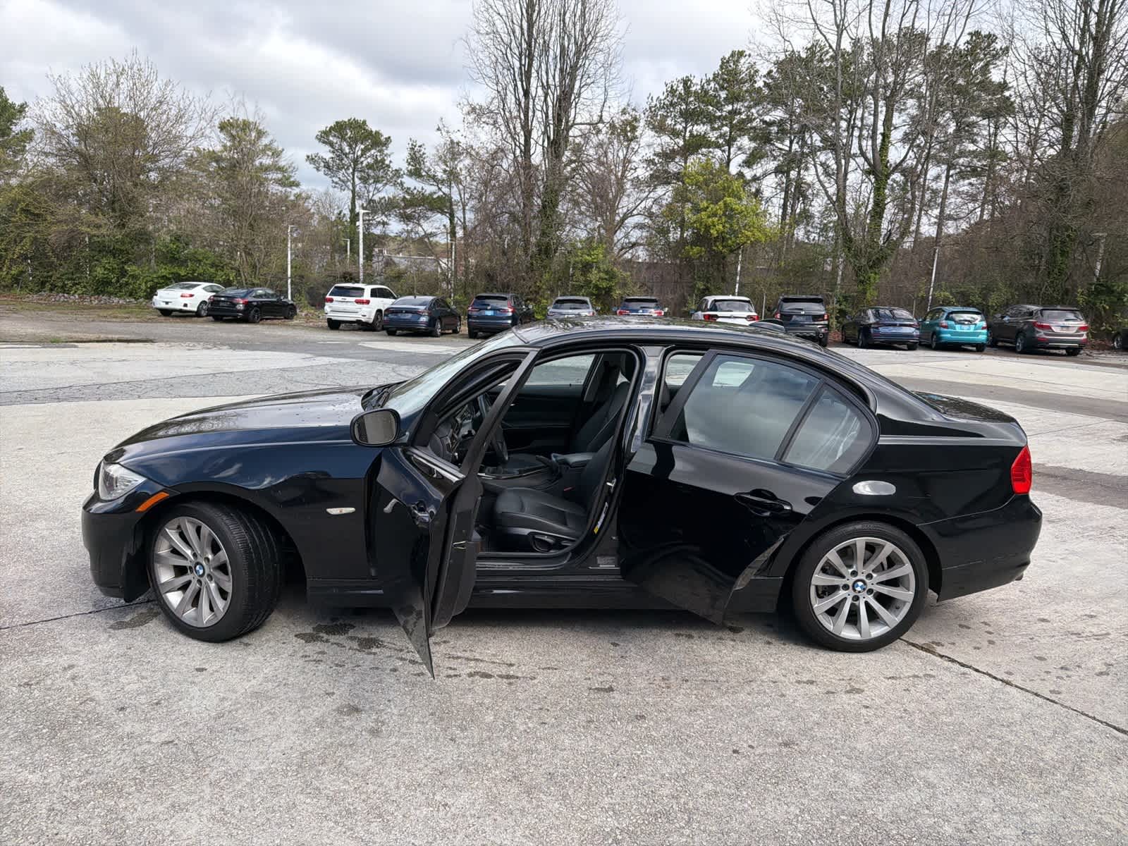 Thumbnail: 2011 BMW 3 Series - 17