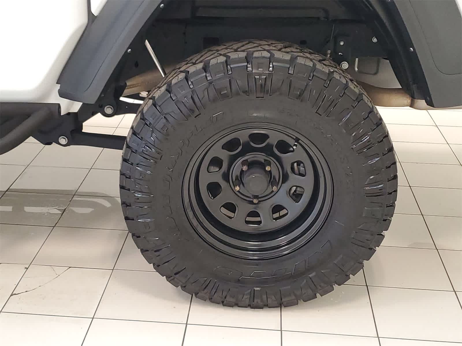 Thumbnail: 2023 Jeep Gladiator - 20