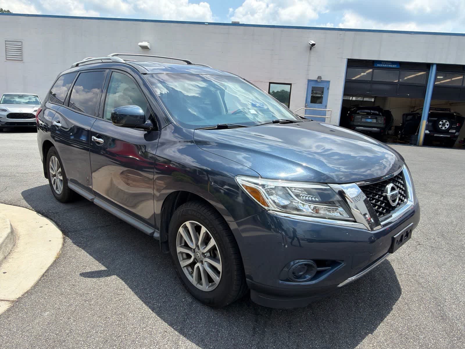 Thumbnail: 2016 Nissan Pathfinder - 13