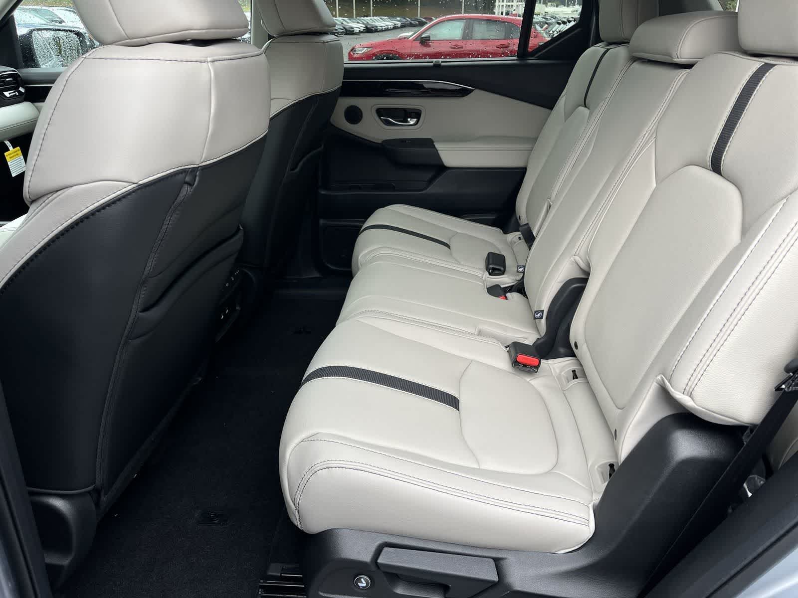 Thumbnail: 2026 Honda Pilot - 10