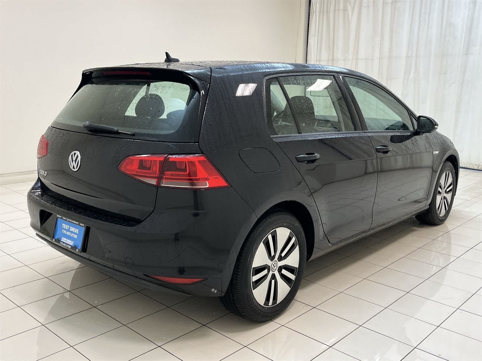 Thumbnail: 2016 Volkswagen e-Golf - 26