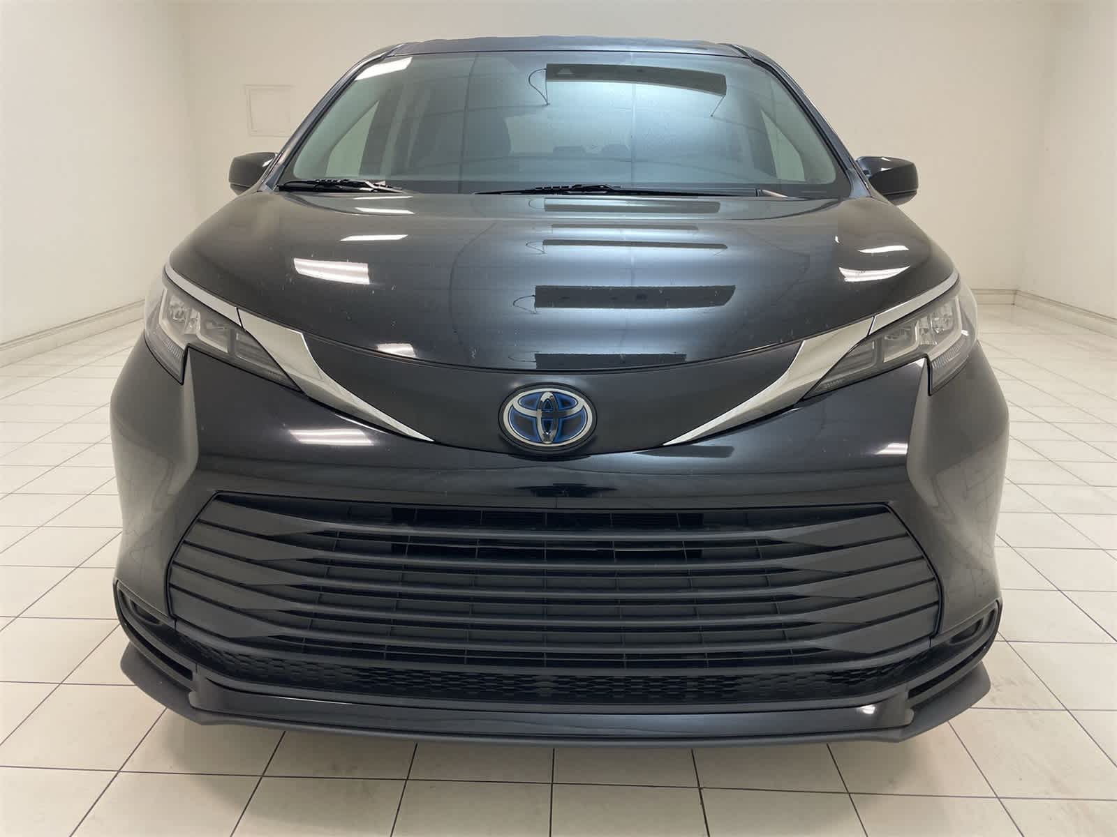 Thumbnail: 2023 Toyota Sienna - 22