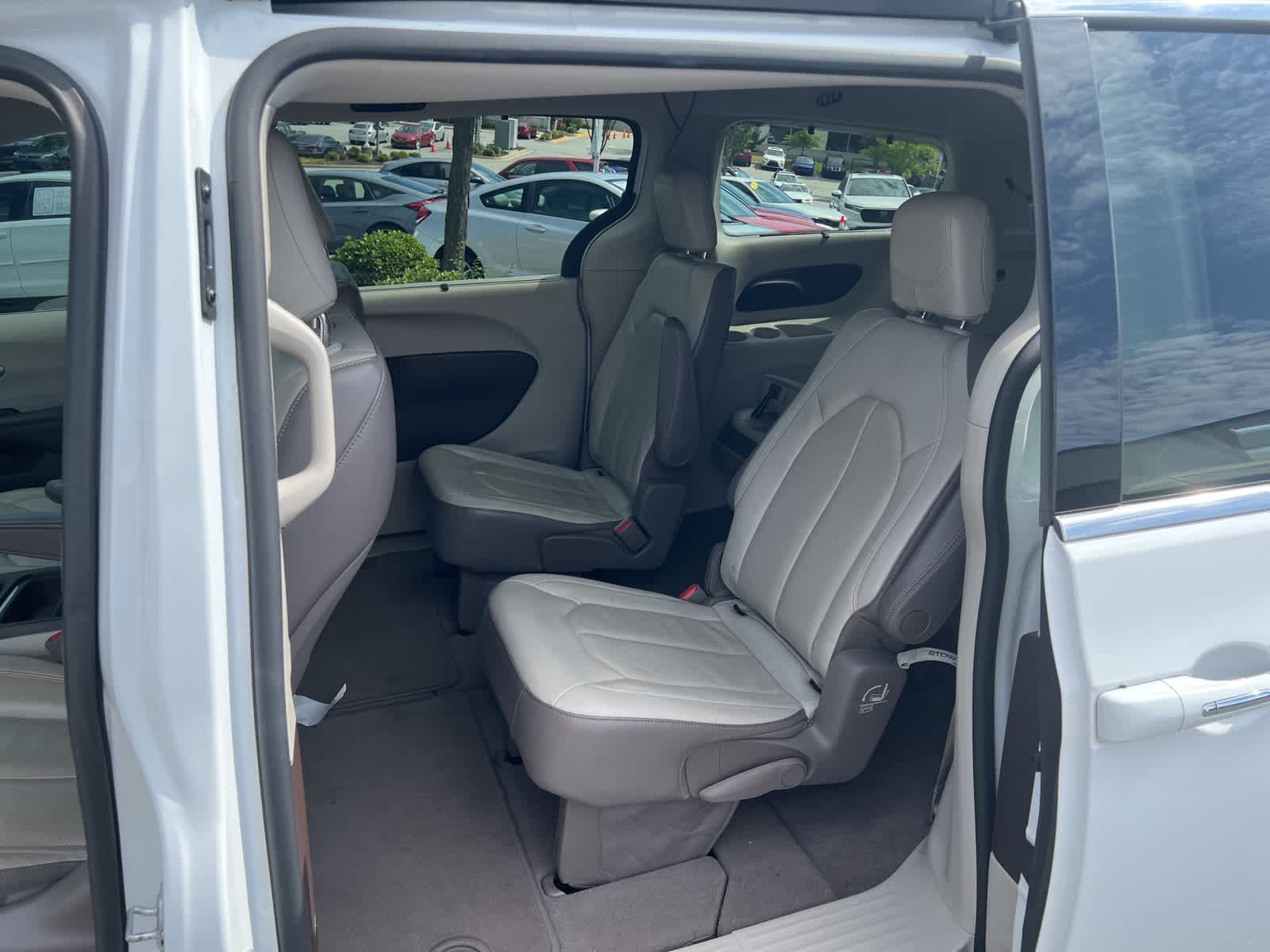 Thumbnail: 2019 Chrysler Pacifica - 15