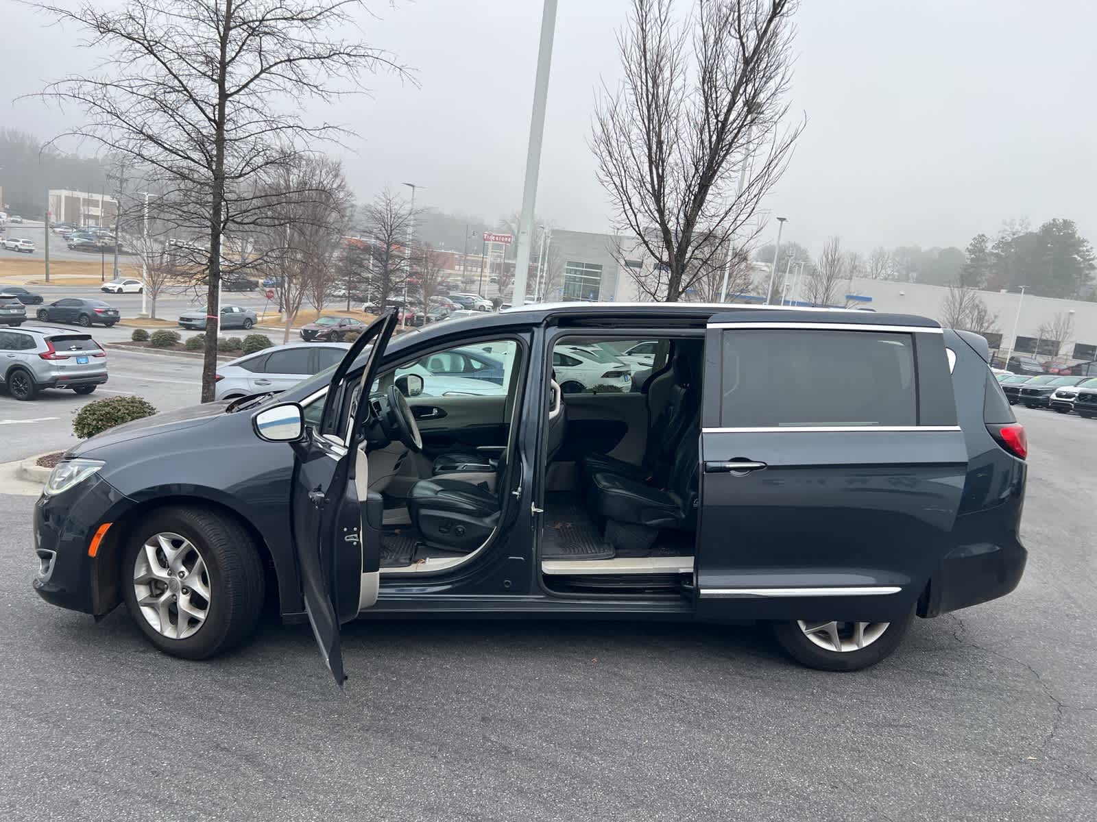 Thumbnail: 2020 Chrysler Pacifica - 17