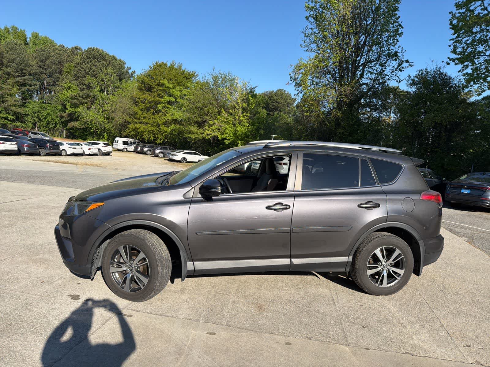 Thumbnail: 2018 Toyota RAV4 - 6