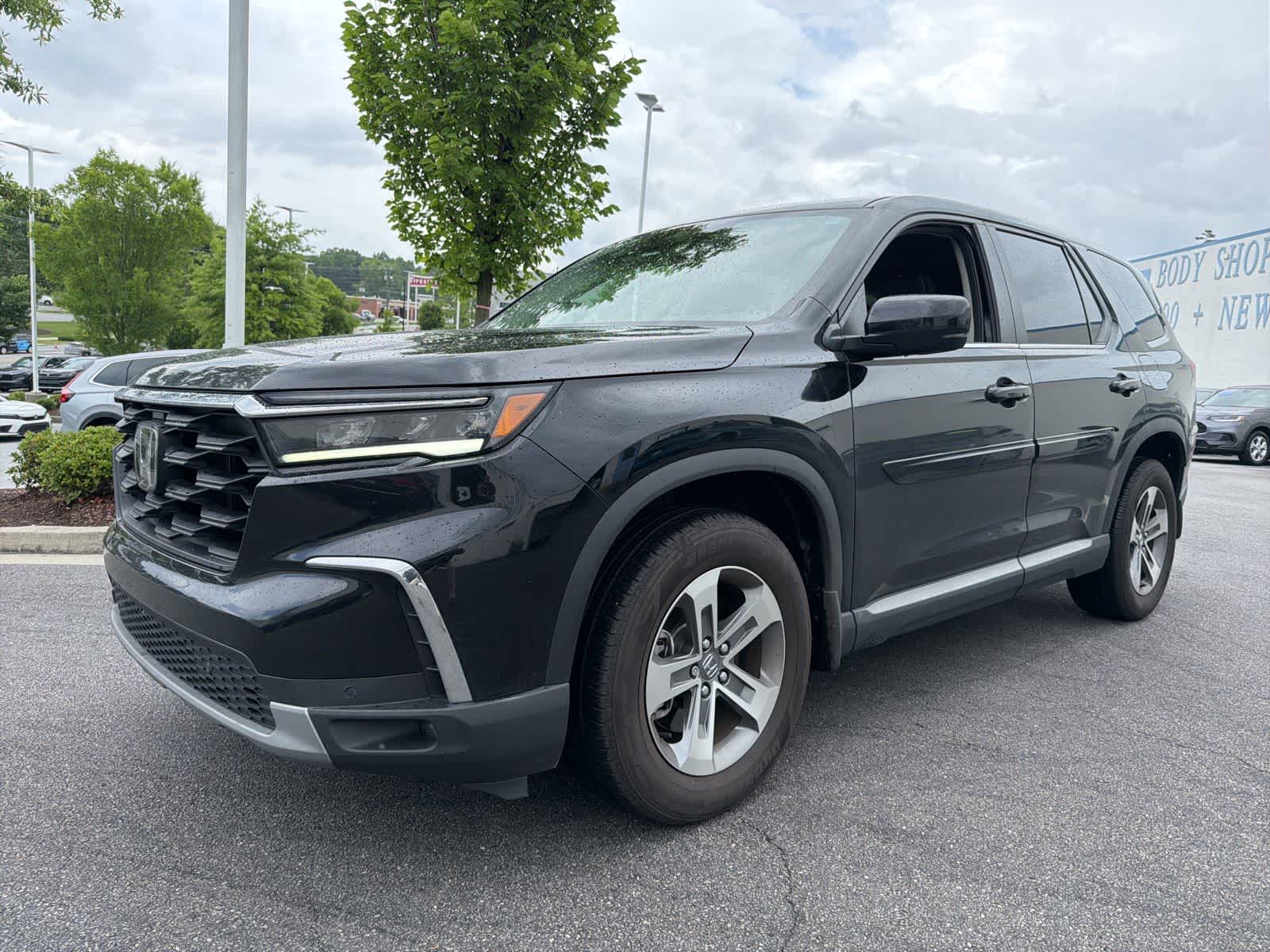 2024 Honda Pilot EX-L 7-Occupant 2WD's photo