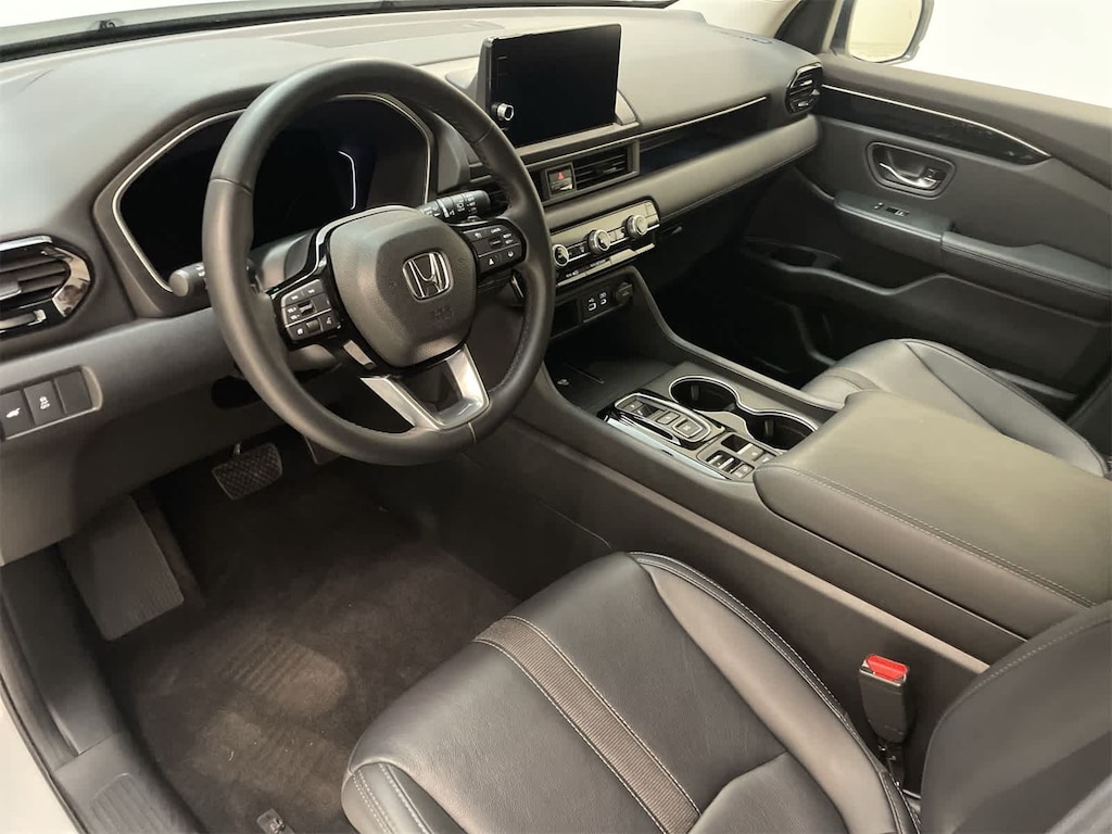 Certified 2025 Honda Pilot Touring SUV
