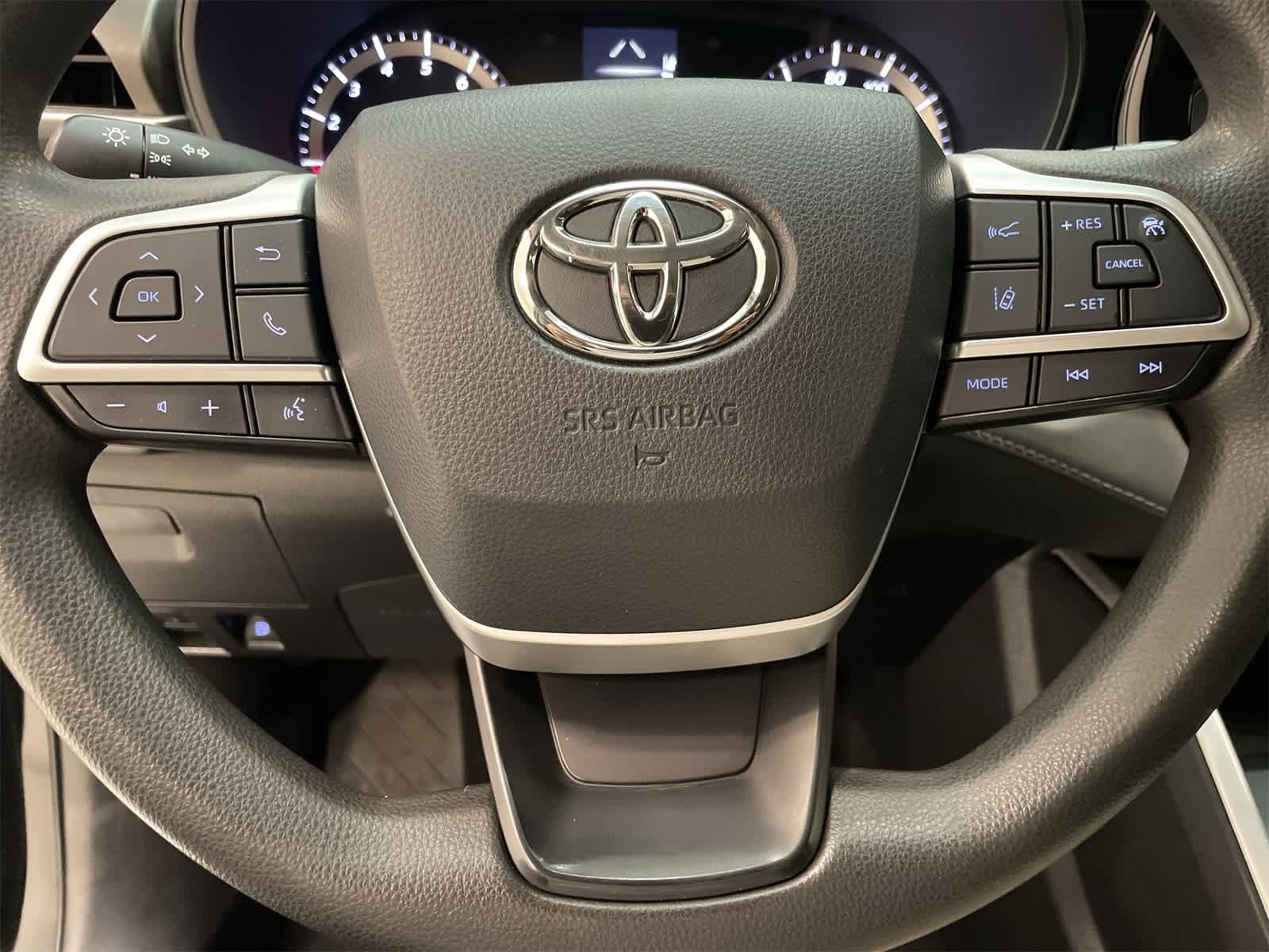 Thumbnail: 2022 Toyota Highlander - 9