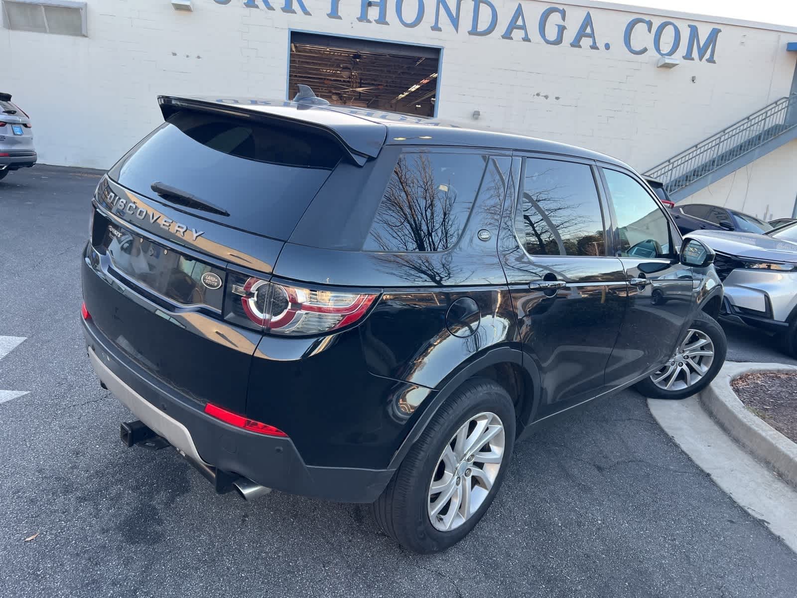 Thumbnail: 2016 Land Rover Discovery Sport - 10